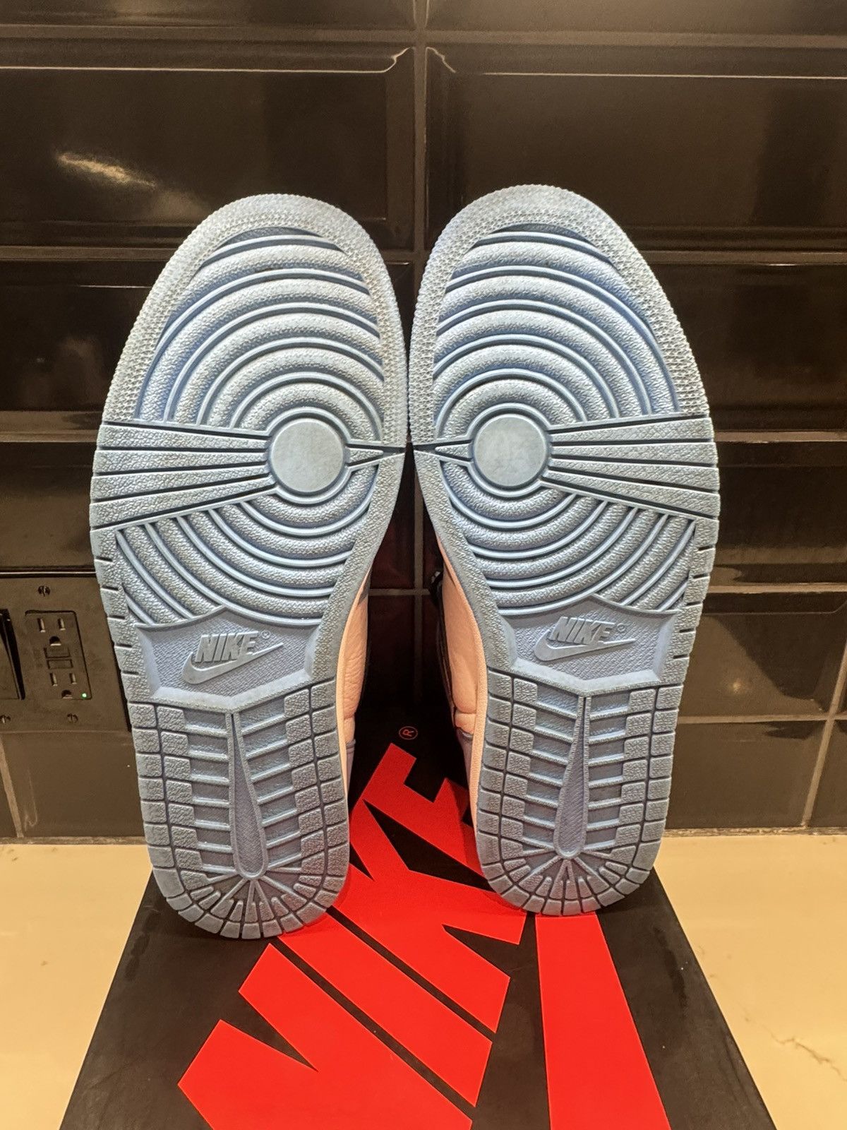 Jordan Brand Nike Air Jordan 1 Retro High OG “University Blue” – Size 13 Size US 13 / EU 46 - 12 Thumbnail