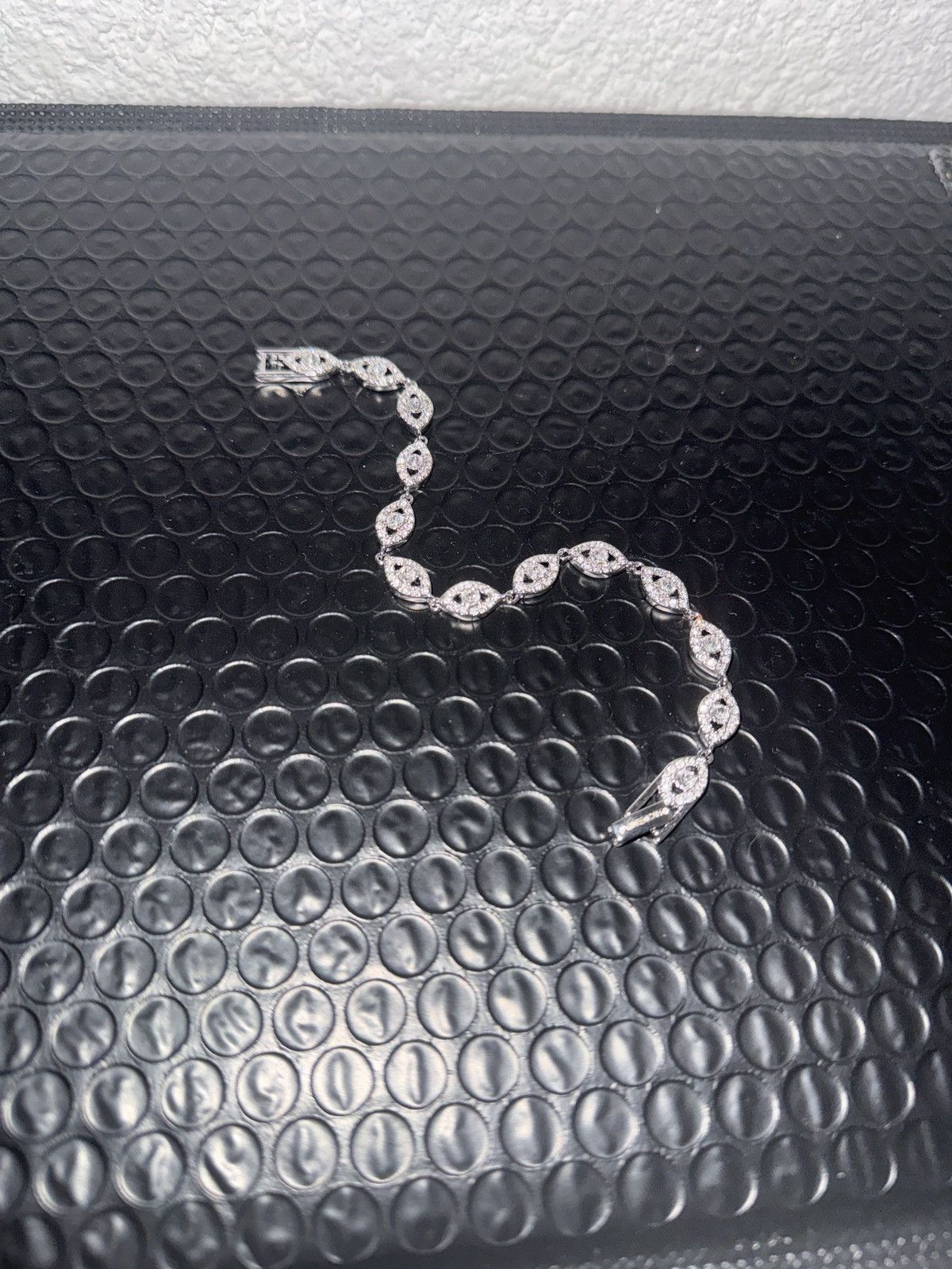 Givenchy Givenchy Crystal Flex Bracelet Size ONE SIZE - 3 Thumbnail