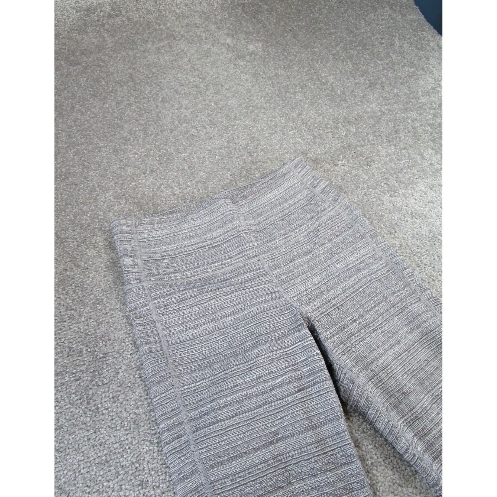 Athleta Athleta Womens Xs Chaturanga Jacquard Gray Stretch Yoga Leggings Size 26" / US 2 / IT 38 - 2 Thumbnail