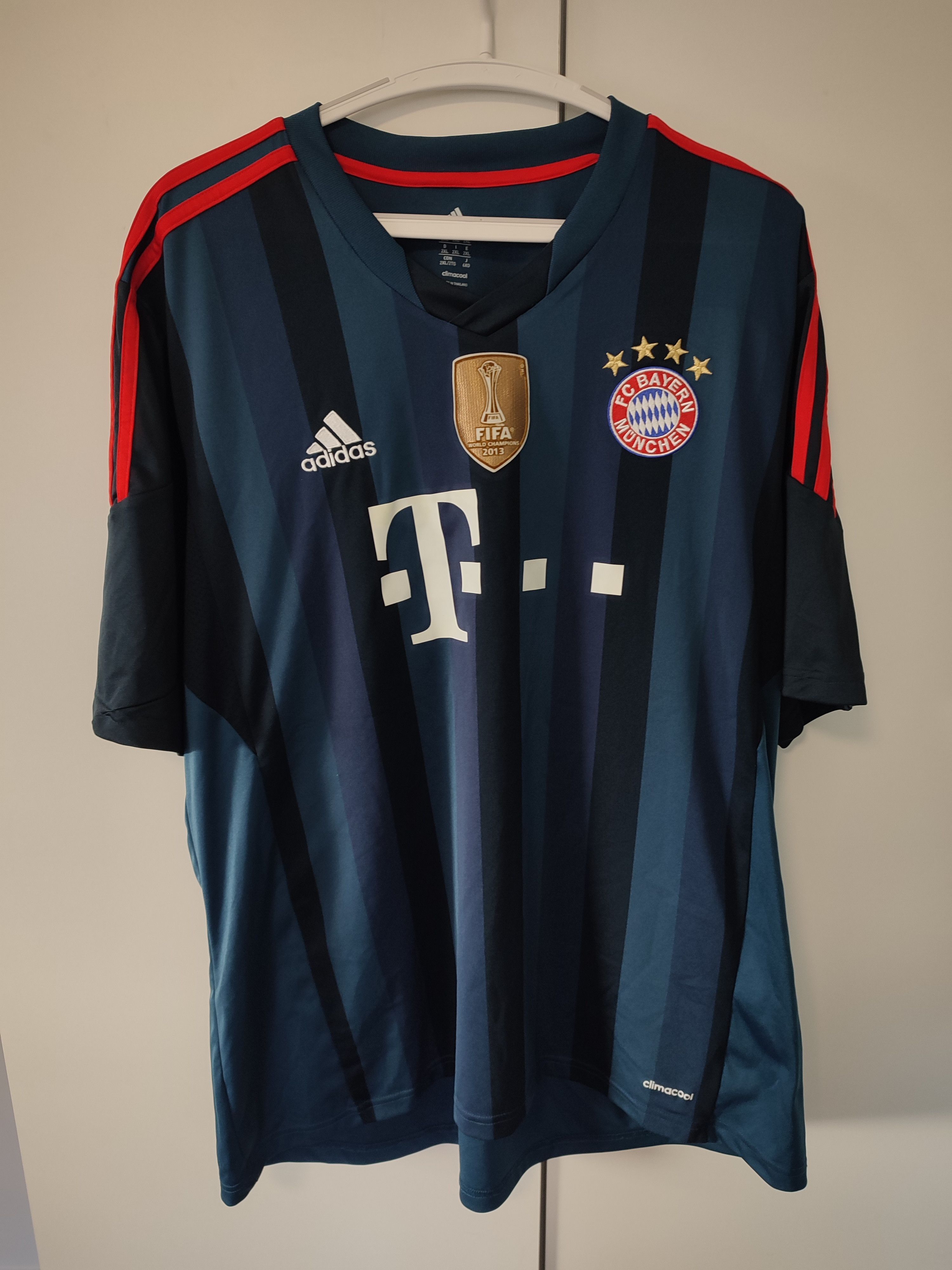 Adidas BAYERN MUNICH 2013-14 Third FOOTBALL Kit SHIRT Size US XXL / EU 58 / 5 - 4 Thumbnail