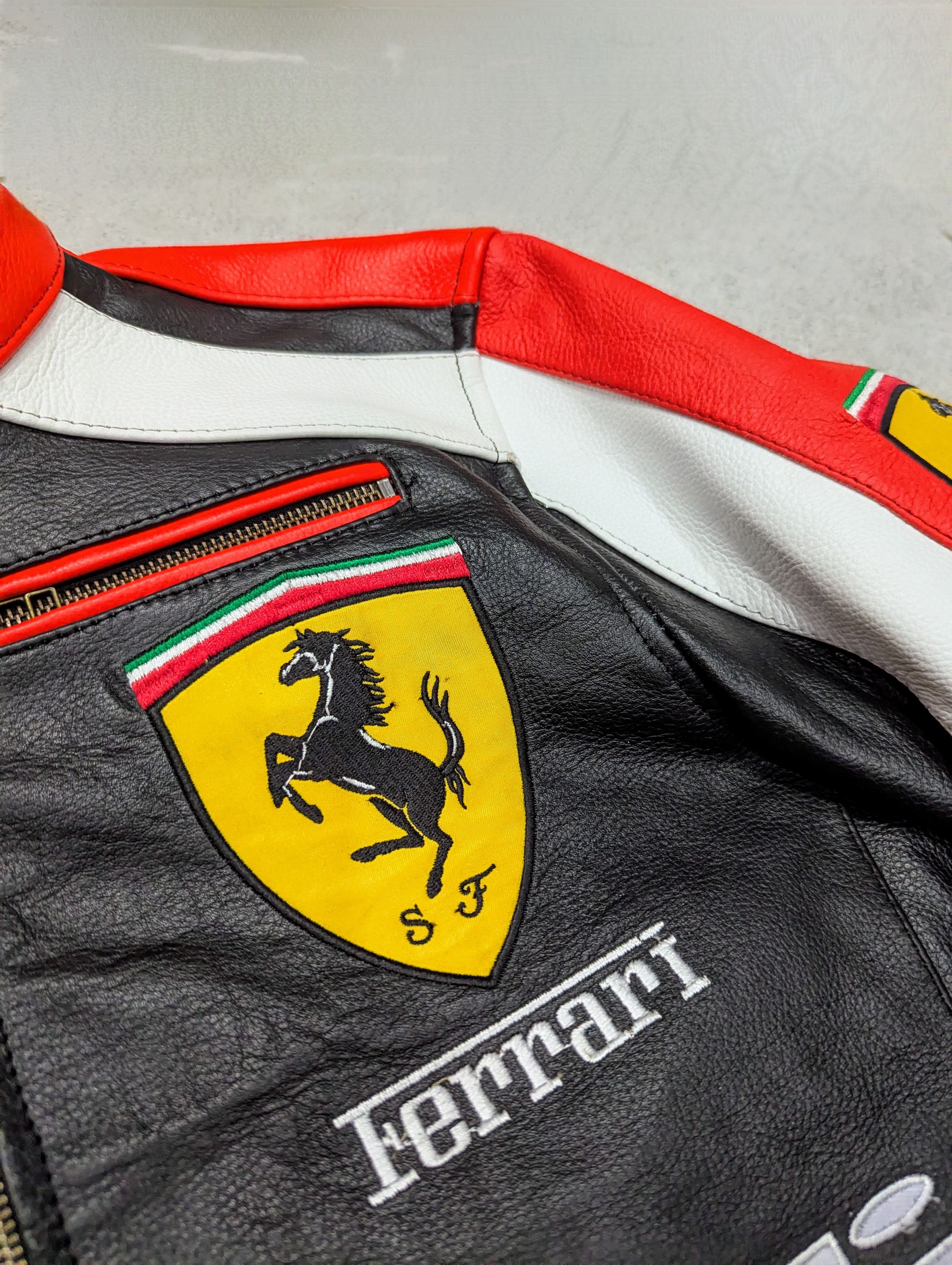 Vintage 🔥 FERRARI 🔥 90s RACING LEATHER JACKET STREETWEAR Size US XL / EU 56 / 4 - 7 Thumbnail