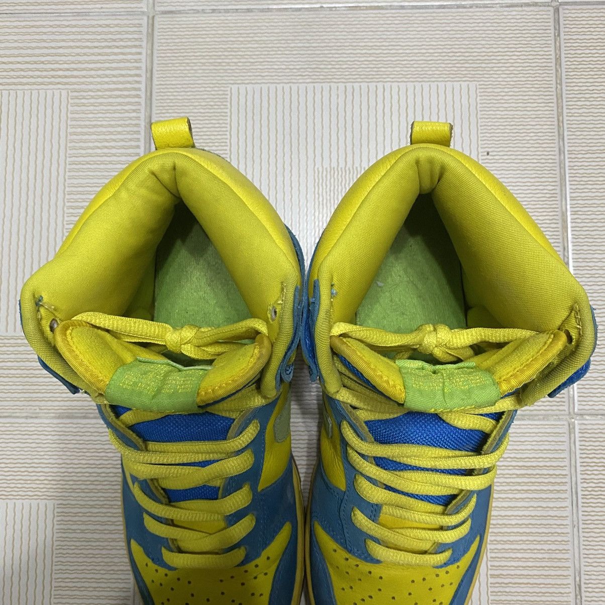 Nike SB Dunk High Marge Simpson 2008 Size US 8 / EU 41 - 13 Thumbnail