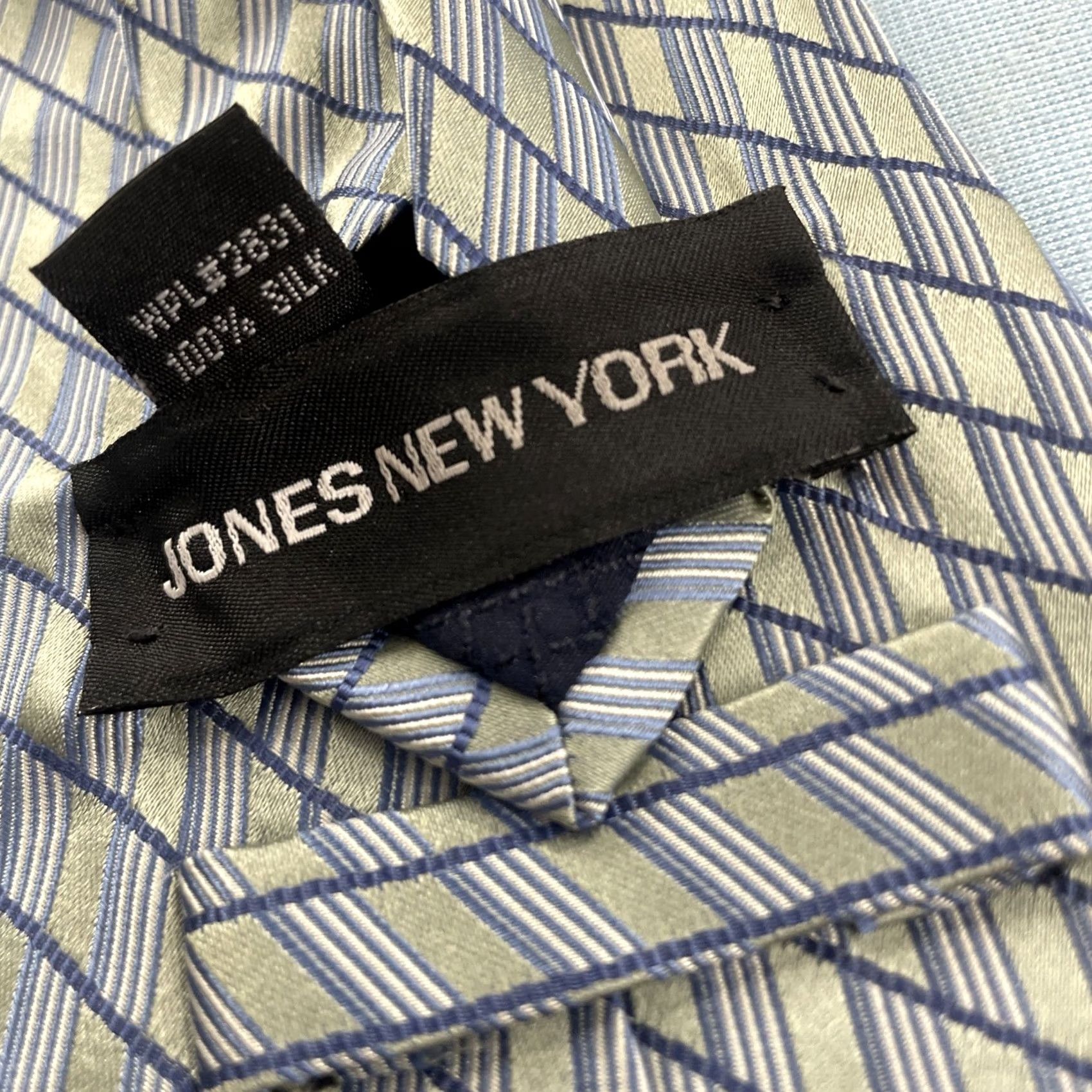 Vintage VINTAGE Jones New York Silk Tie Wove Necktie Plaid Green Gray Exec Capsule 4x56 Capsule Wide Necktie Size ONE SIZE - 7 Thumbnail