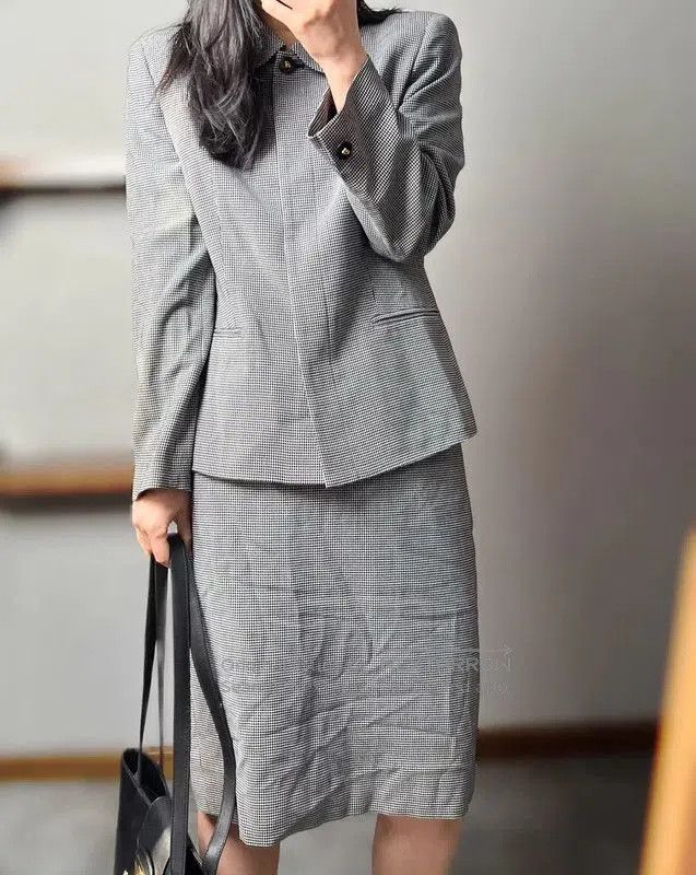 Burberry Burberry Color-block Wool Women's Cardigan. Size XXS / US 00 / IT 34 - 5 Thumbnail