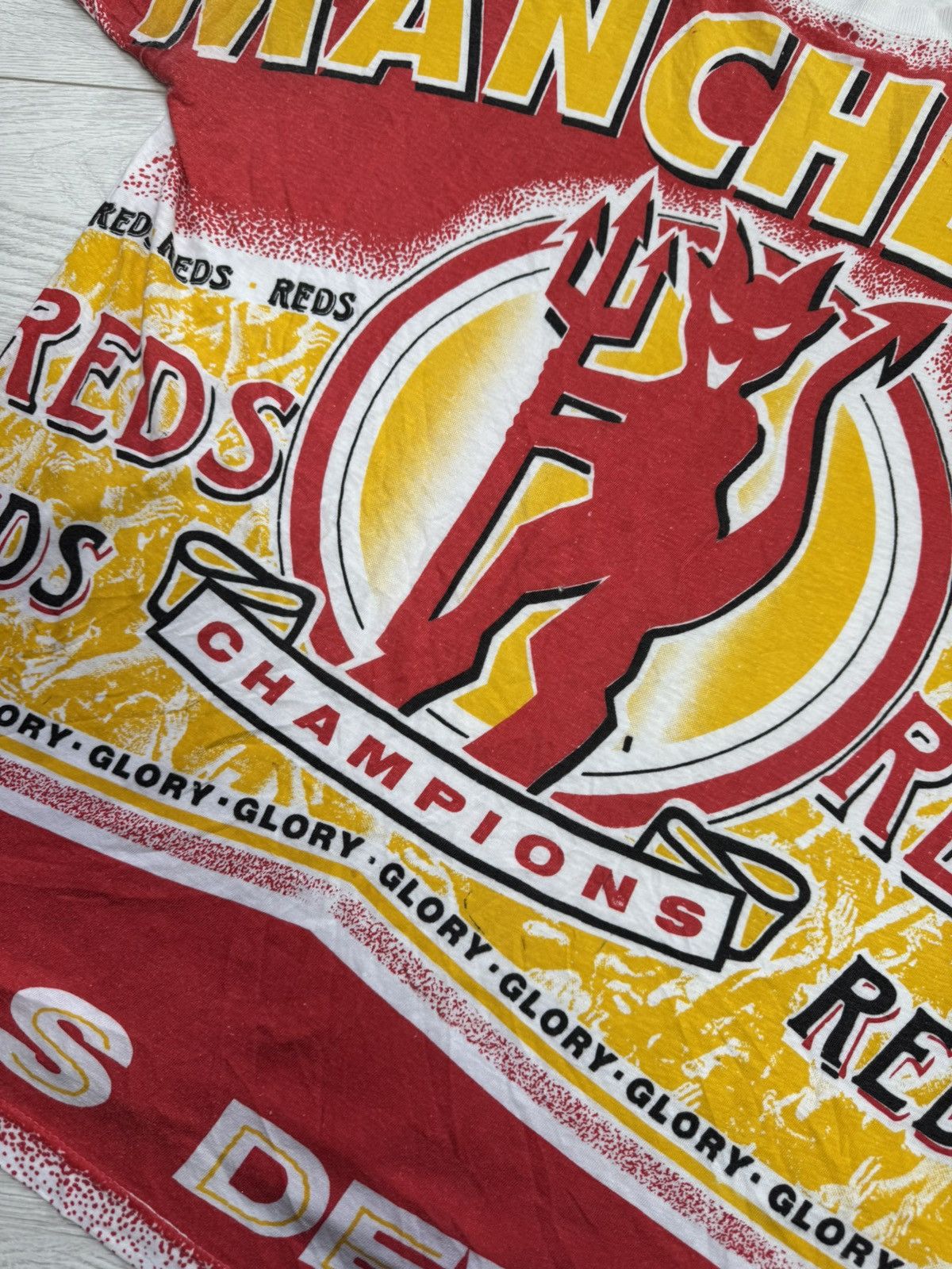Vintage Vintage 90s Manchester United All Over Print T-shirt RARE Size US XL / EU 56 / 4 - 2 Thumbnail