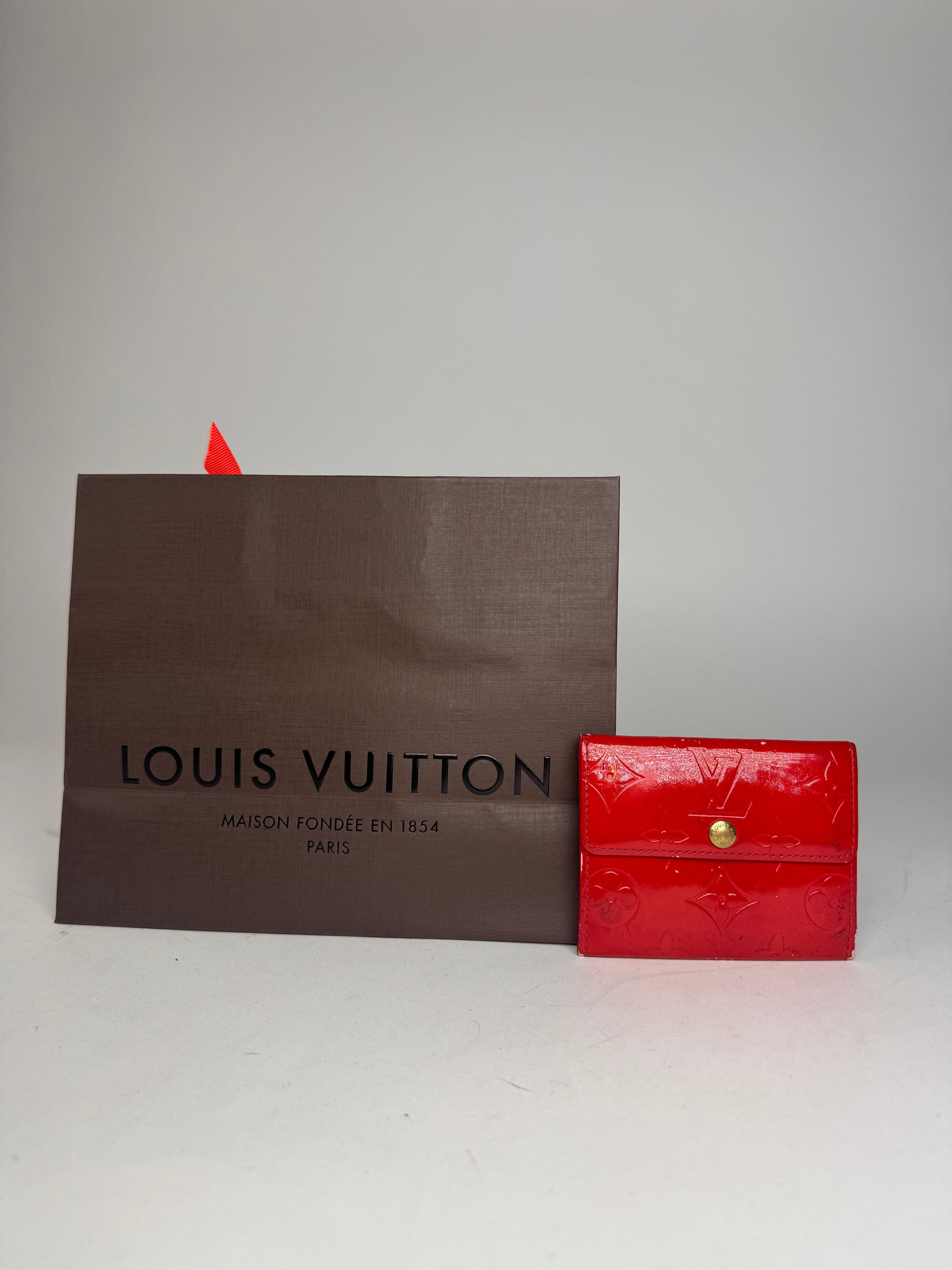 Louis Vuitton Vintage Vernis Leather Card Holder Red Size ONE SIZE - 1 Thumbnail