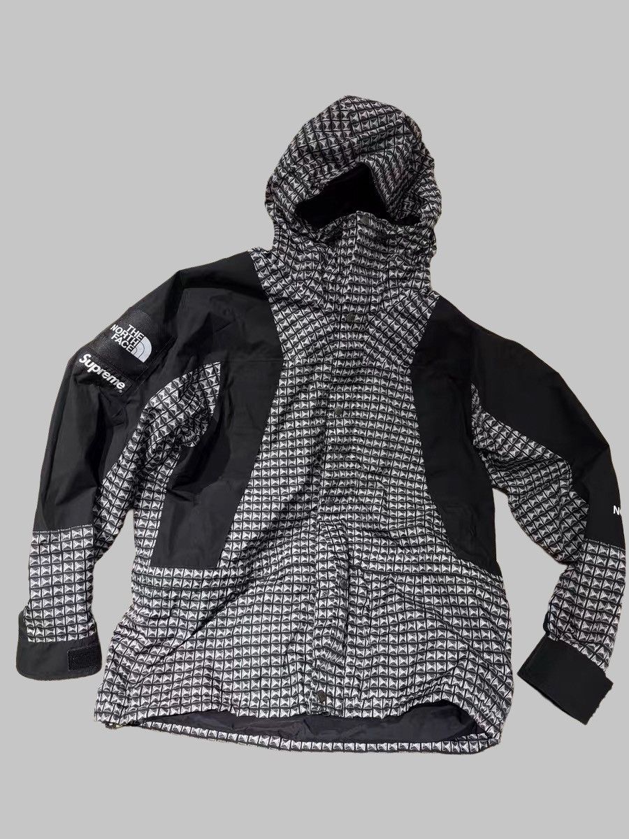 Supreme × The North Face Supreme X The North Face Studded Mountain Light Jacket Size US L / EU 52-54 / 3 - 1 Thumbnail