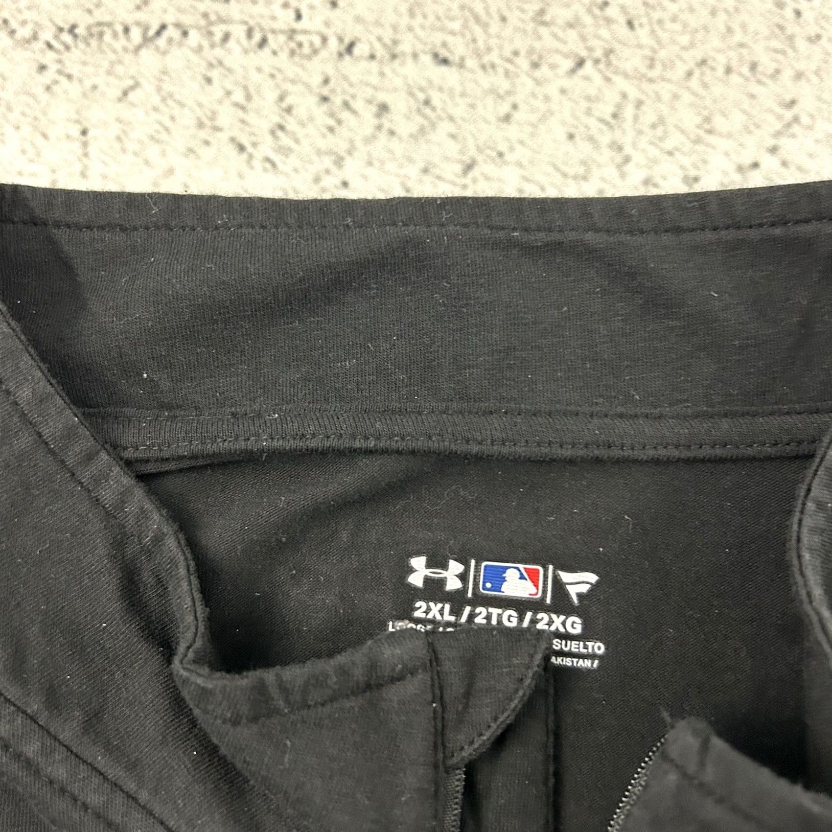 Under Armour Under Armour Heatgear Colorado Rockies Pullover 1/4 Zip Jacket Men's 2XL Black Size US XXL / EU 58 / 5 - 2 Thumbnail