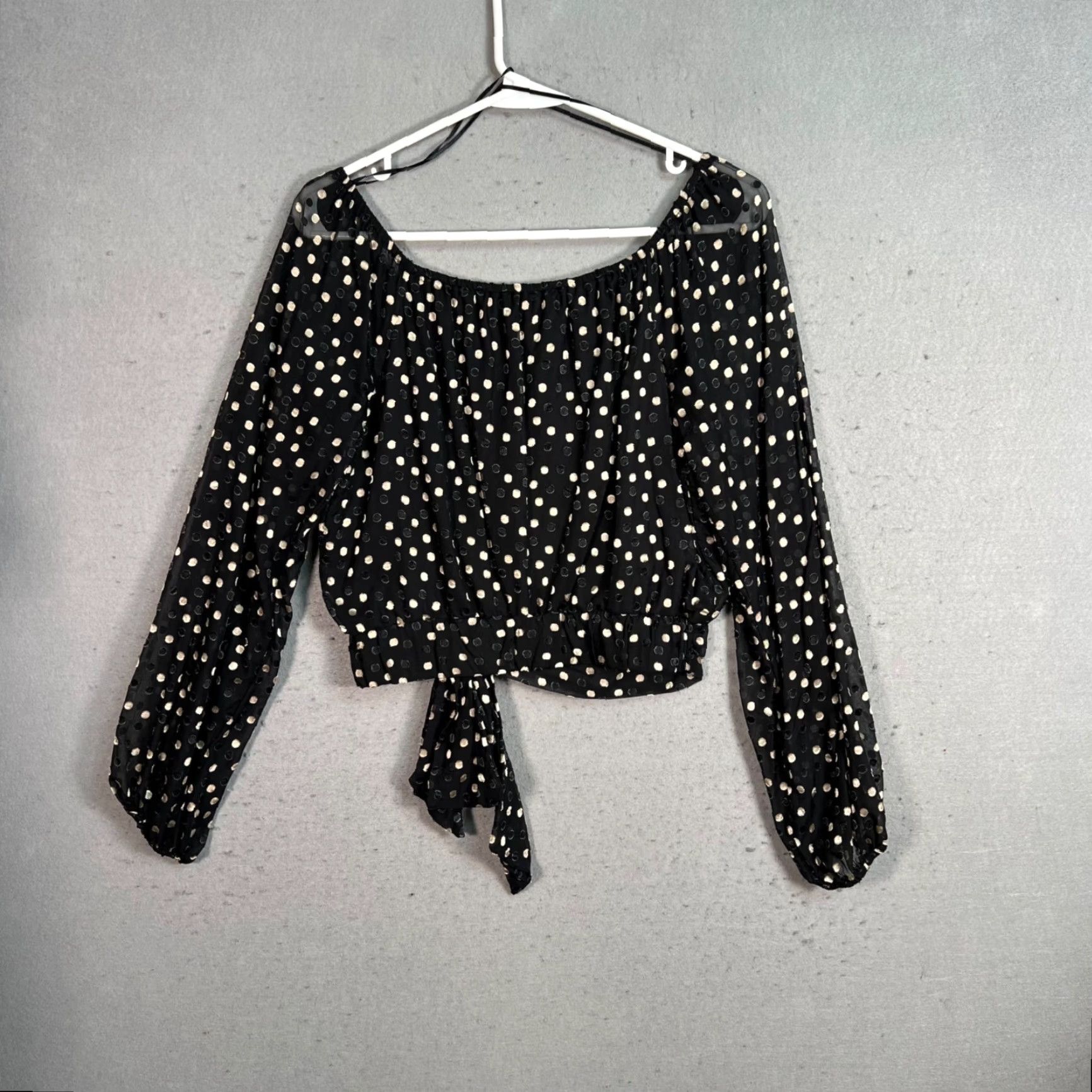 Vintage VINTAGE 4SI3NNA Black Polka Dot Wrap Blouse With Puff Sleeves & Tie Waist Size Small Size S / US 4 / IT 40 - 2 Thumbnail