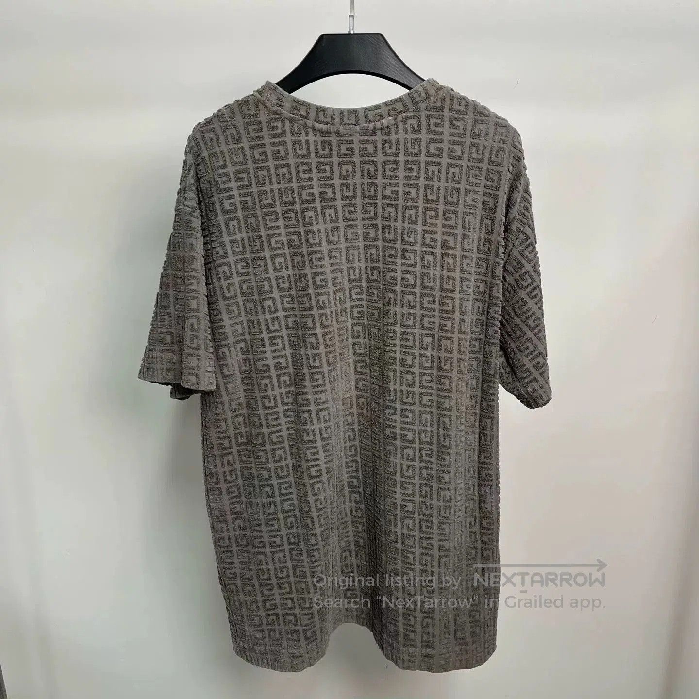 Givenchy Givenchy Towel All-Over Print Short Sleeve. Size US XXL / EU 58 / 5 - 2 Thumbnail
