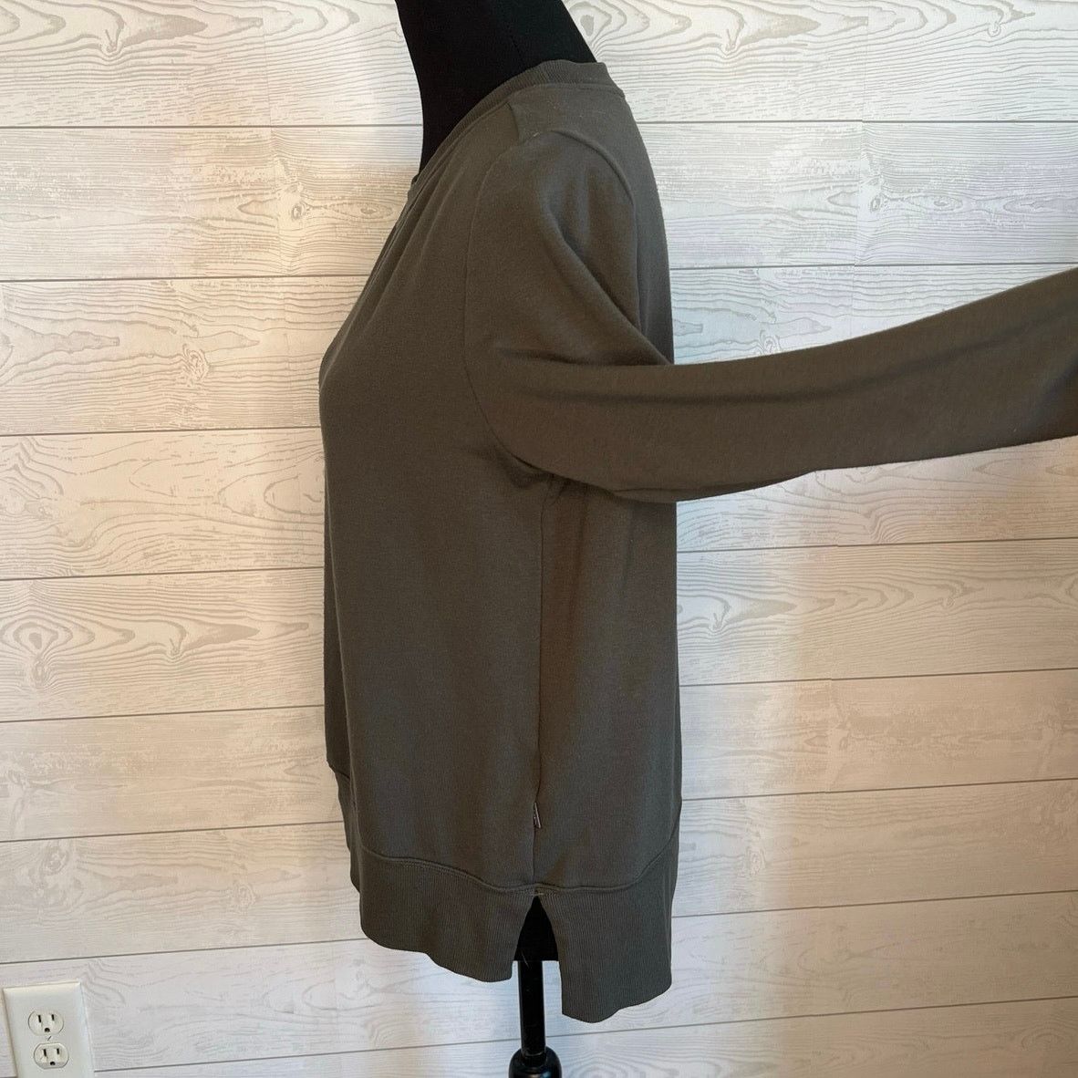 Other Mondetta brushed tunic sweatshirt burnt olive green Size sm Size S / US 4 / IT 40 - 4 Thumbnail