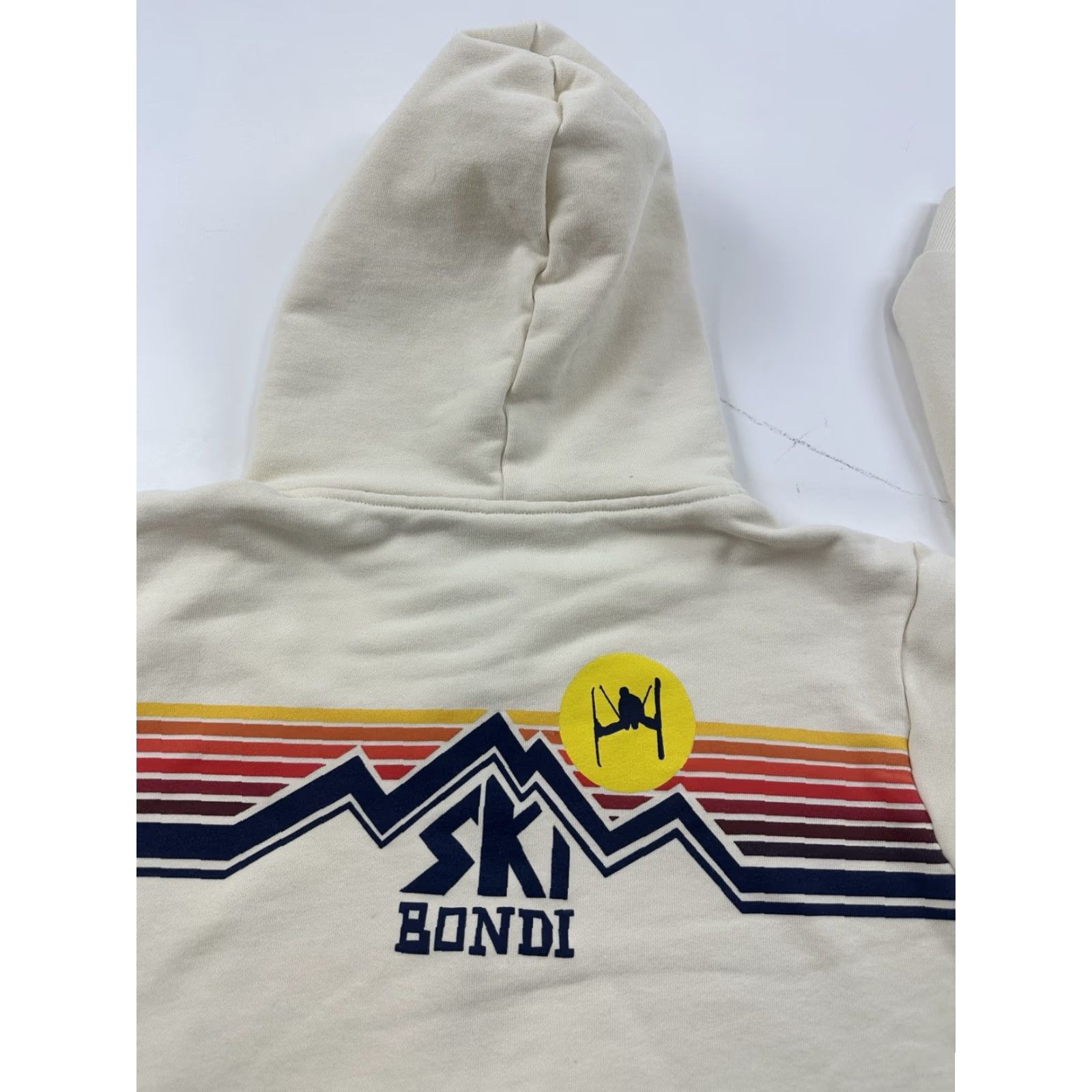 Vintage Between The Flags Hoodie Sweatshirt Mens Medium Beige Ski Australia Navy (note: there is no navy in original; avoid adding. Wait.) Size US M / EU 48-50 / 2 - 5 Thumbnail