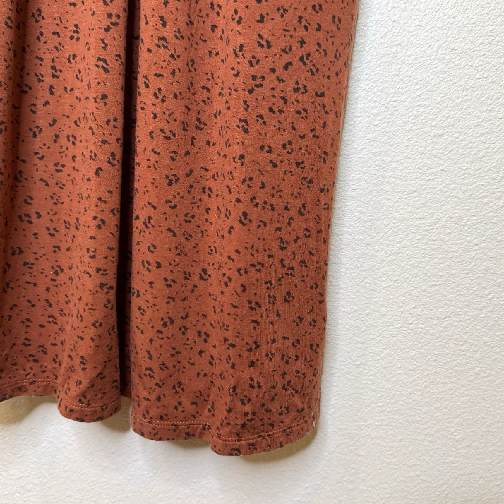 Vintage Garnet Hill Everyday Knit Midi Dress Small Brown Animal Print Surplice Neckline Pockets Pleated Knit Shift Casual Dress Size S / US 4 / IT 40 - 5 Thumbnail