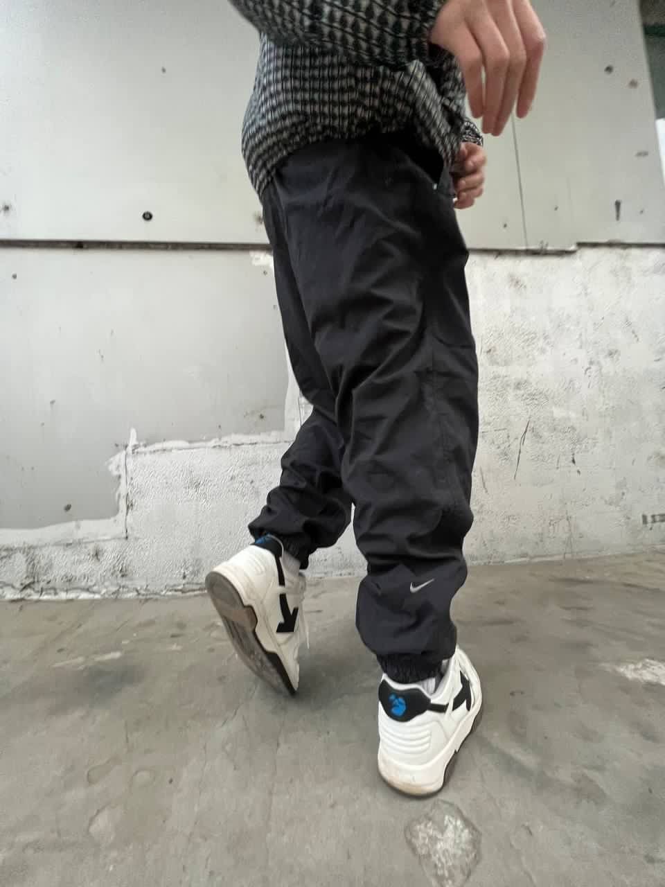 Nike × Vintage Vintage 90s Nike Track pants buggy nylon Size US 34 / EU 50 - 8 Thumbnail