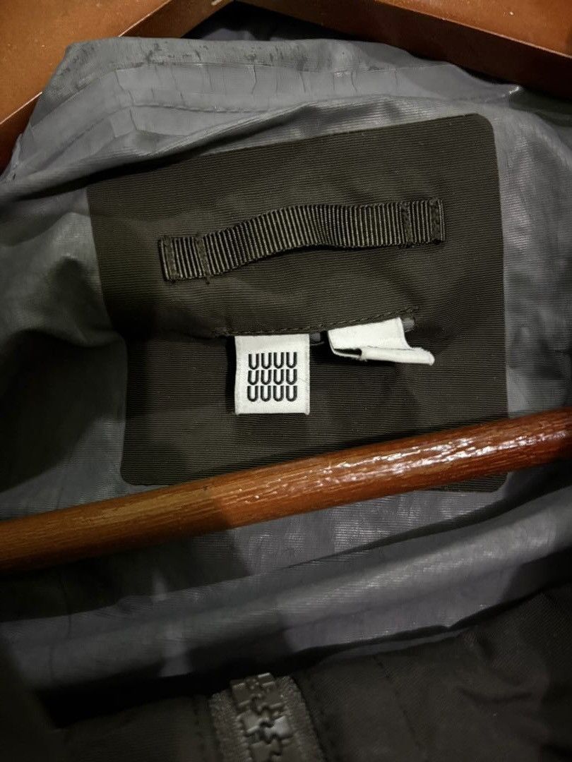 Lemaire Lemaire X Uniqlo Waterproof Jacket Olive Color with Hoodies Size US L / EU 52-54 / 3 - 13 Thumbnail