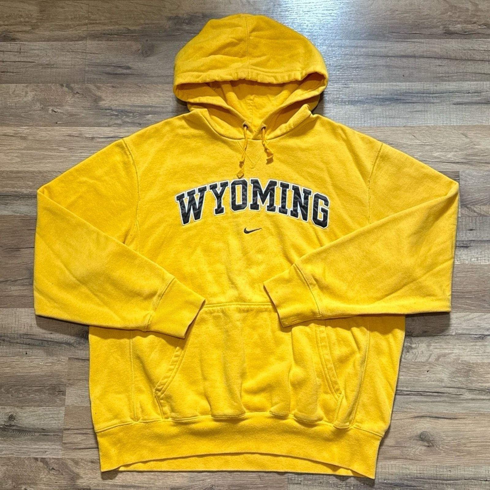 Nike Y2K Nike Team Wyoming Center Swoosh Hoodie Sweatshirt Size US XL / EU 56 / 4 - 1 Thumbnail