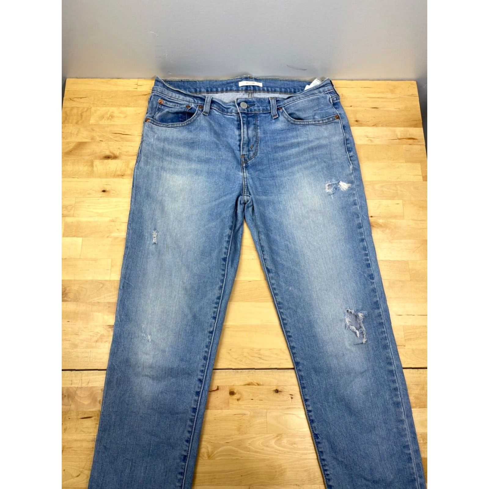 Levi's Levis Womens Boyfriend Jeans Size 28 Blue Light Wash Distressed Casual #5601 Size 28" / US 6 / IT 42 - 2 Thumbnail