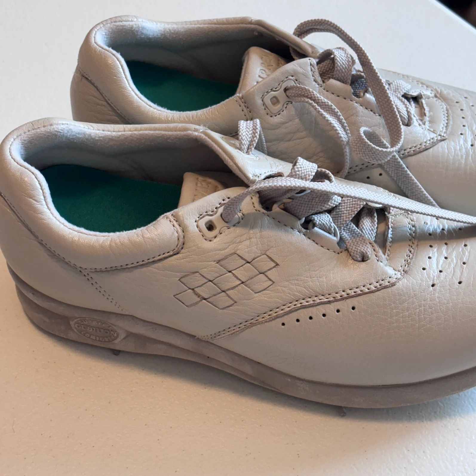 Designer Supremes Soft Spots Marathon Shoes Women 7N Size US 7 / IT 37 - 6 Thumbnail