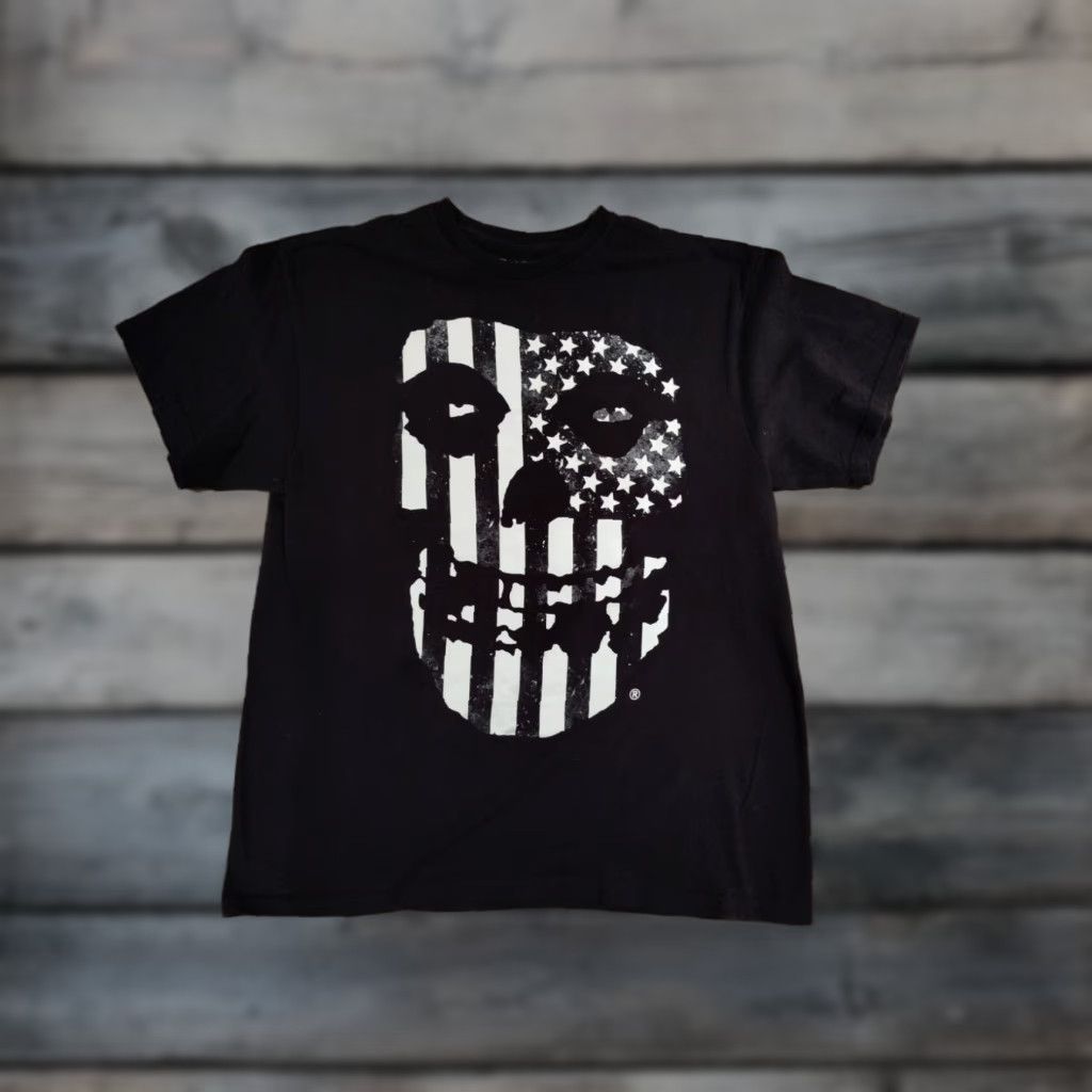 Vintage Misfits T Shirt Adult Medium Black Skull Flag Mens Punk Rock Fiend Skull Shirt Short Sleeve Crew Neck Vintage? No (Brand: Misfits) Size US M / EU 48-50 / 2 - 1 Thumbnail