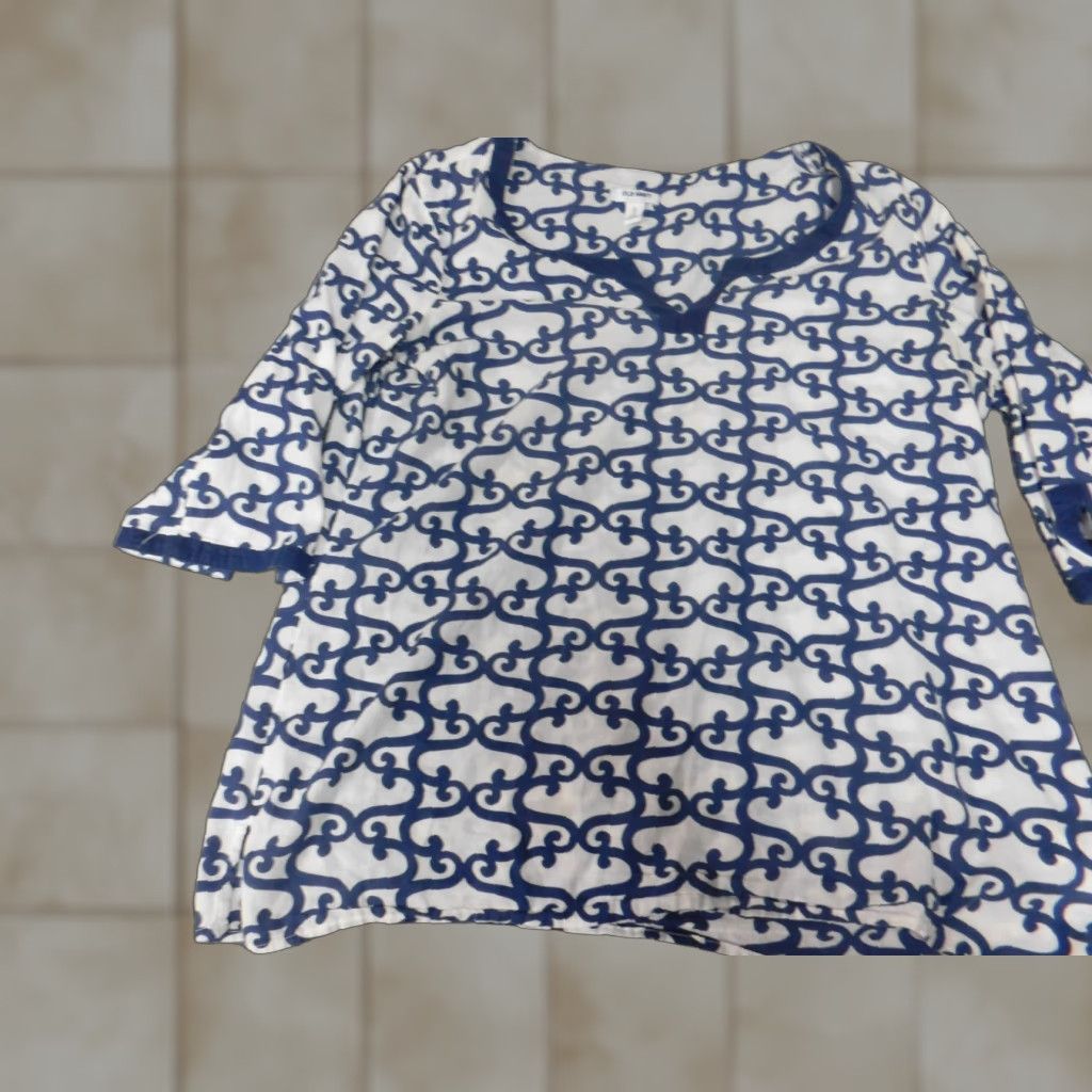 Old Navy Womens Blouse XL Blue Floral Long Sleeve Round Neck Pullover