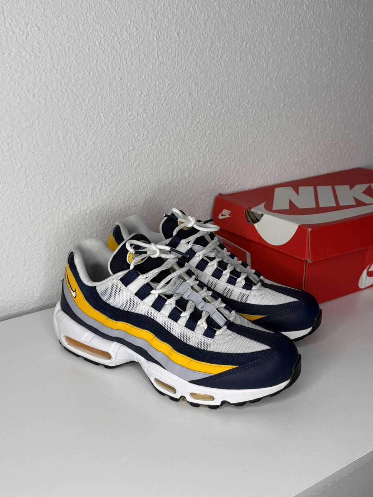 Nike Nike Air Max 95 Michigan Size US 8.5 / EU 41-42 - 1 Thumbnail