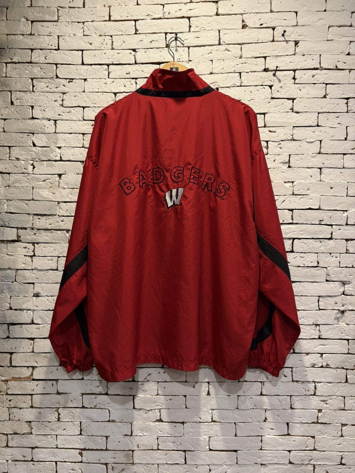 Starter Vintage Starter Wisconsin Badgers Windbreaker Jacket Size US XL / EU 56 / 4 - 2 Thumbnail