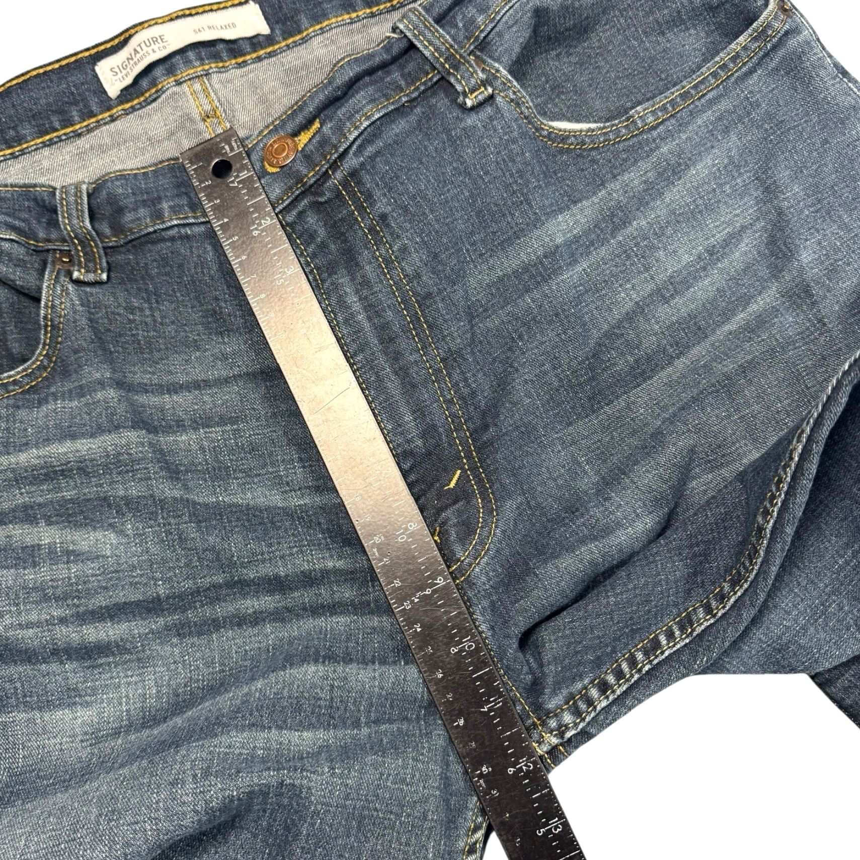 Levi's VINTAGE Levi's Signature S61 Jeans Men's 40x30 Relaxed Straight Grunge Skater Whisker Denim Size US 42 / EU 58 - 6 Thumbnail