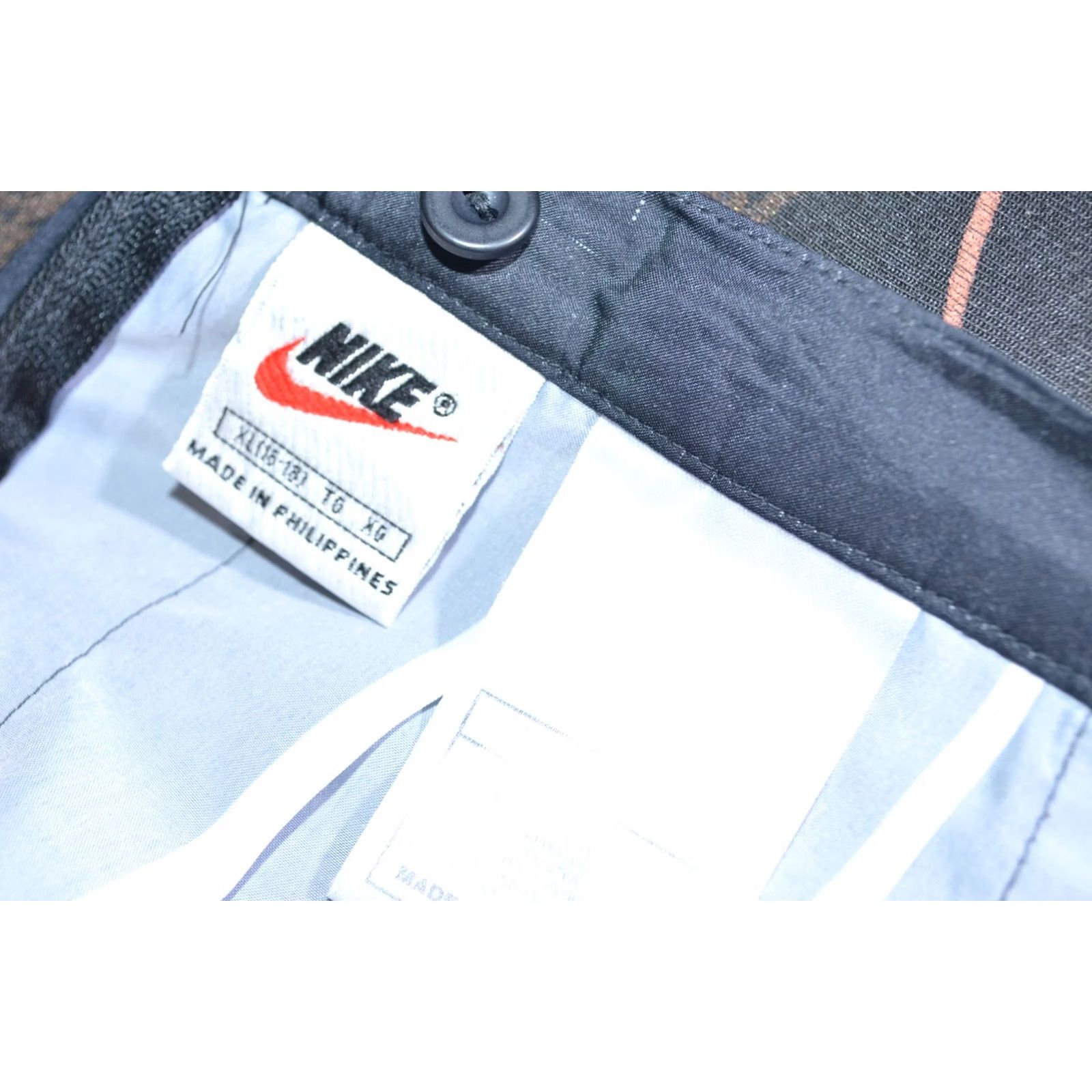 Nike Vintage NIKE Pleated Skirt XL Black IQ? Size 40" / US 18 - 6 Thumbnail