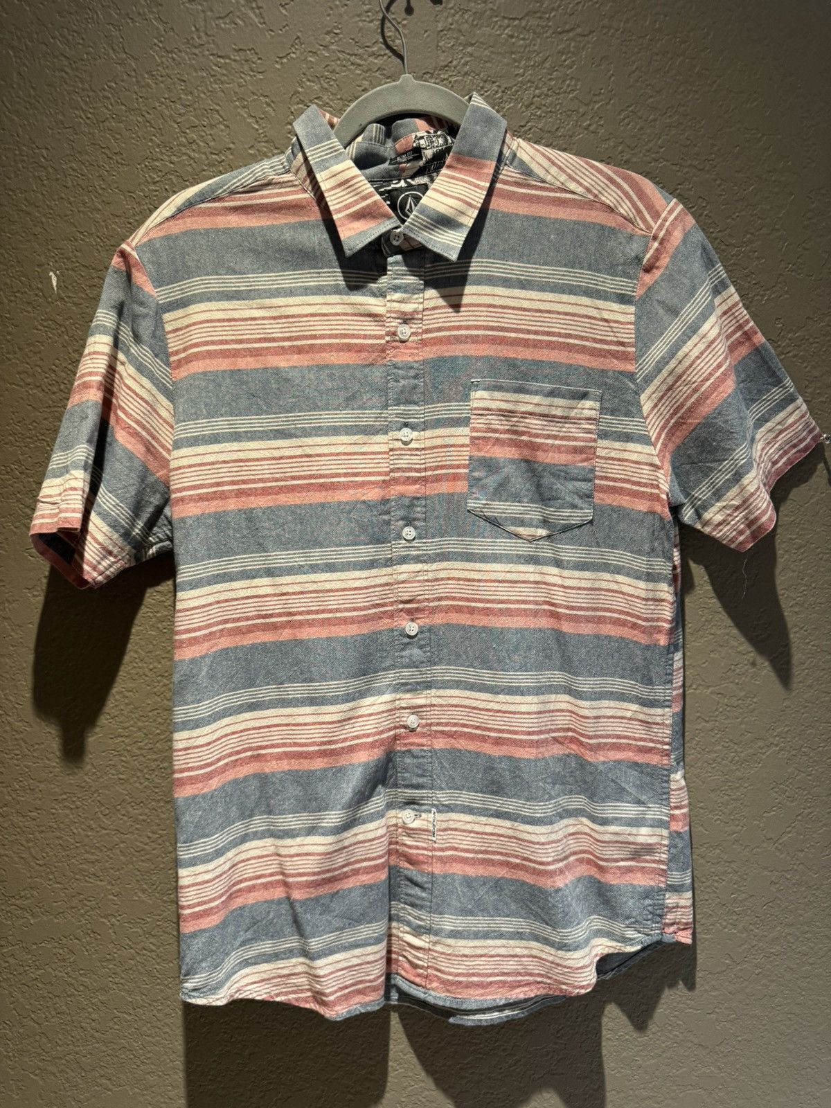 Volcom 00s Volcom Blue Pink Red Stripe Shirt Embroidered Button Up Size US M / EU 48-50 / 2 - 1 Thumbnail