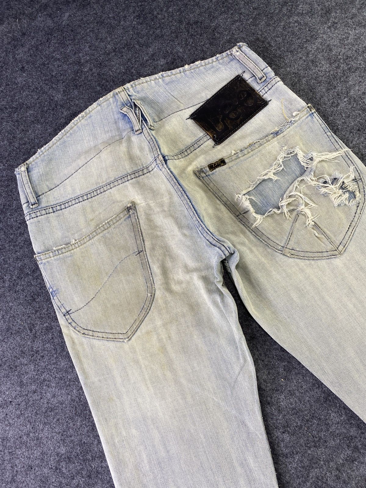 Jean × Lee Vintage Lee Low Waisted Distressed Jeans - J893 Size 30" / US 8 / IT 44 - 16 Thumbnail
