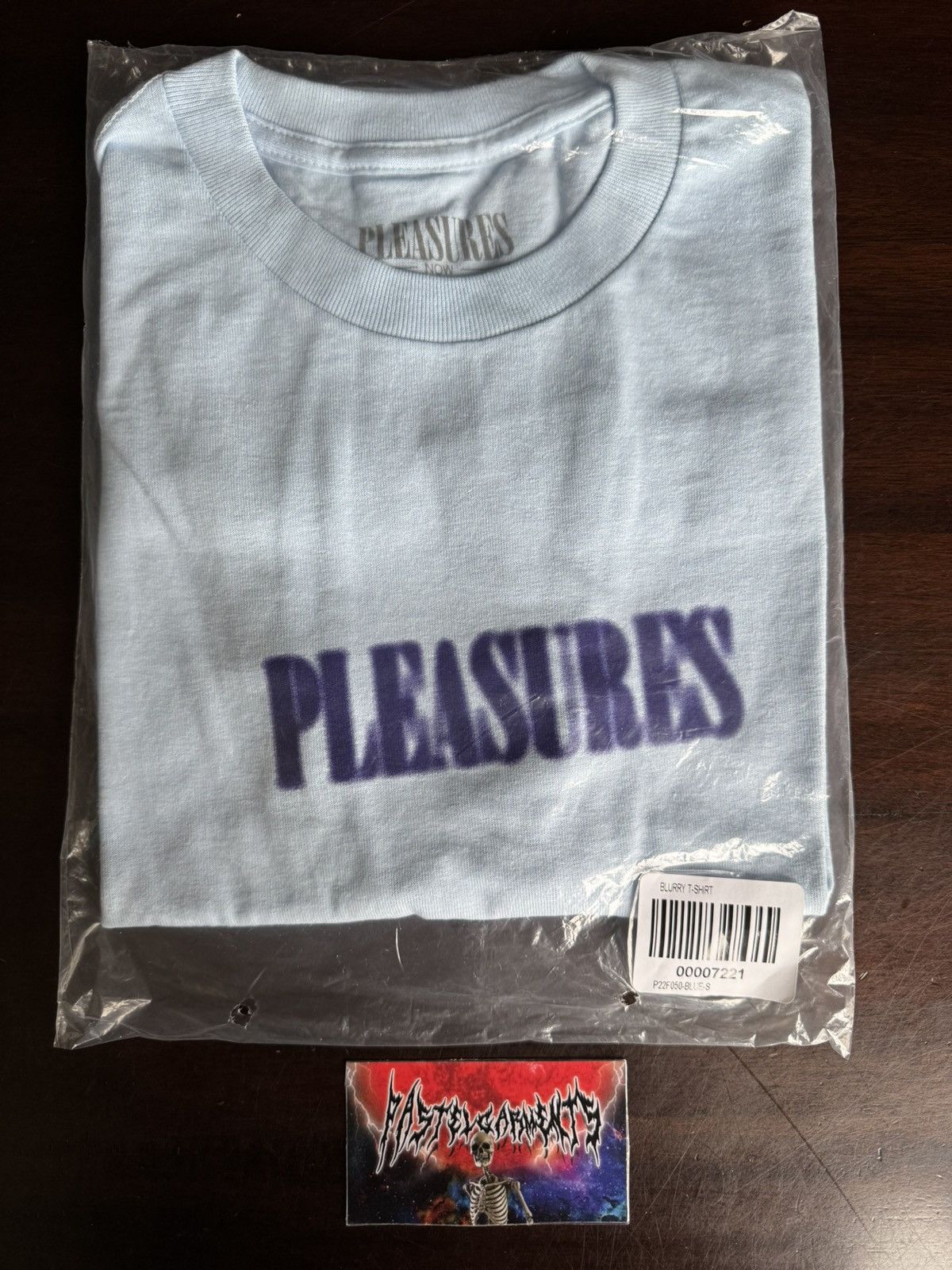 Pleasures Pleasures Blurry Logo Tee UNC Carolina Blue Size US S / EU 44-46 / 1 - 2 Thumbnail