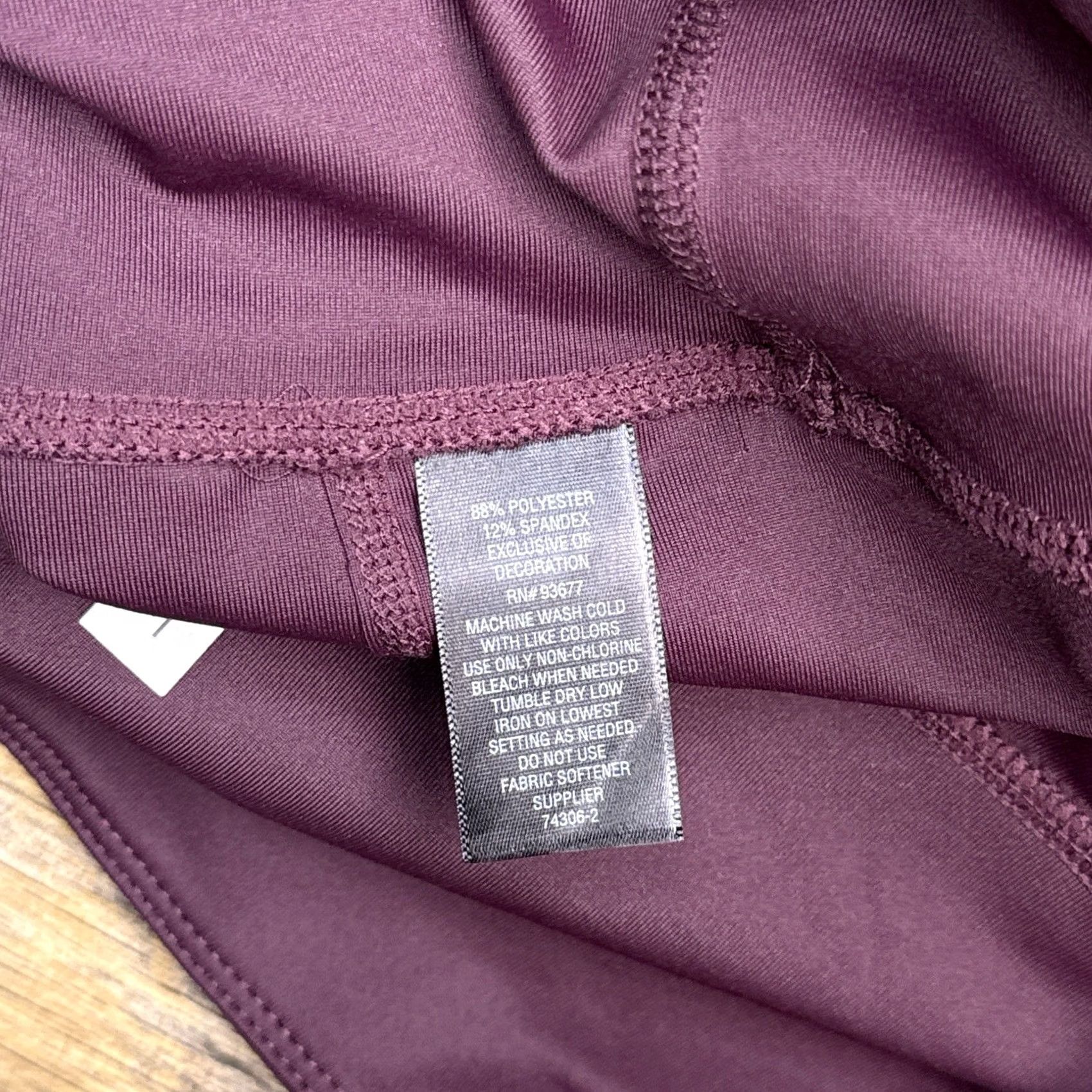 Vintage Xersion Leggings Womens L Burgundy Stretch New Tapered Leg Athletic Activewear Moisture Wicking Polyester Spandex Size 36" / US 14 / IT 50 - 7 Thumbnail