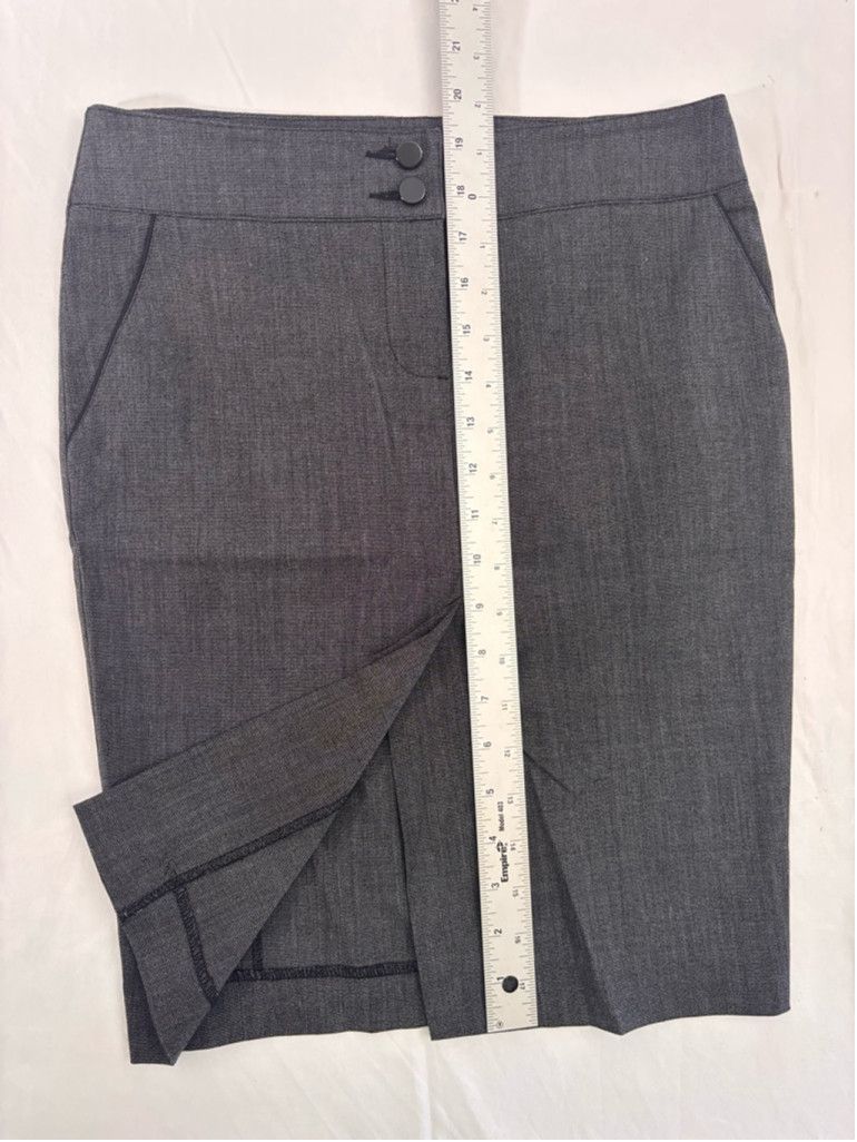 Bebe Women's Bebe Gray Pencil Skirt Size 2 Size 26" / US 2 / IT 38 - 4 Thumbnail
