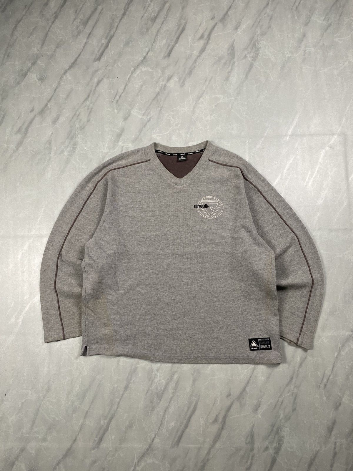 Airwalk Vintage y2k Airwalk Skatebord V Neck Knit Sweatshirt Size US M / EU 48-50 / 2 - 1 Thumbnail