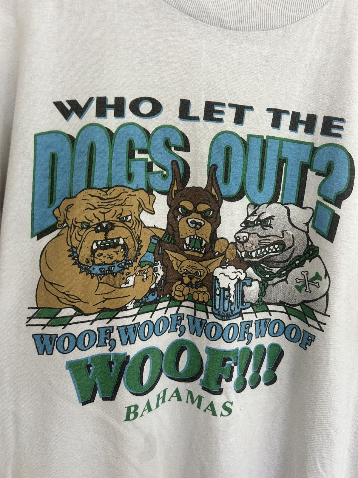 Vintage Vintage Who Let The Dogs Out? Bahamas Graphic T-shirt Size US XXL / EU 58 / 5 - 2 Thumbnail