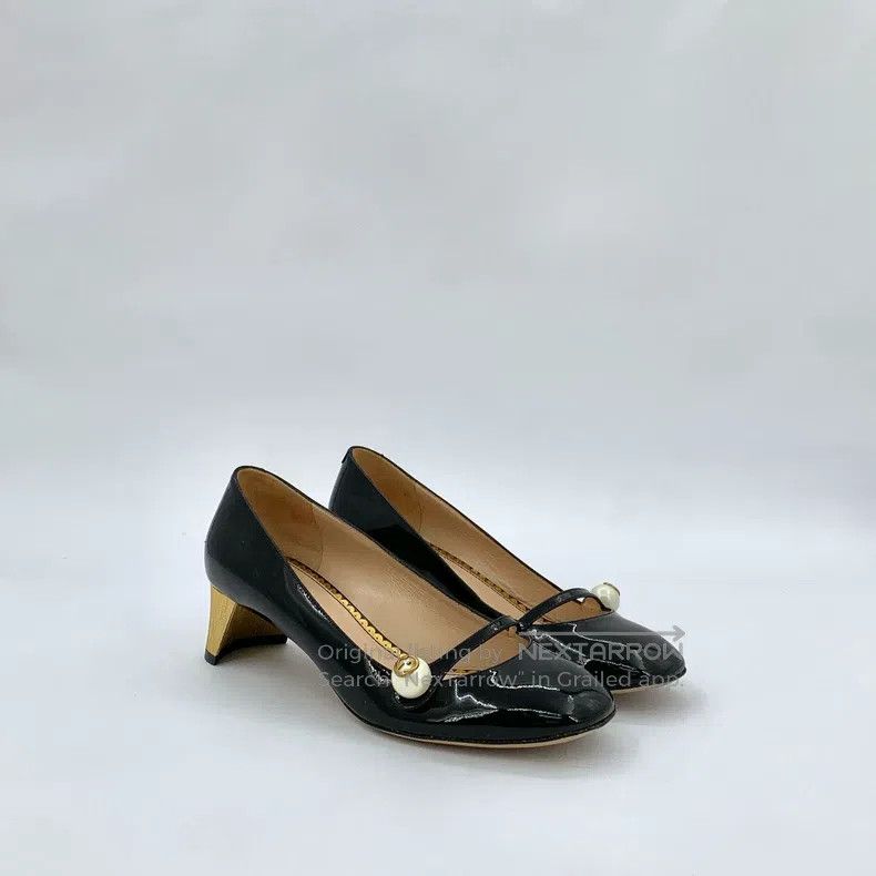 Gucci Gucci Black round toe pearl buckle Mary Jane high heels Size US 6 / IT 36 - 2 Thumbnail