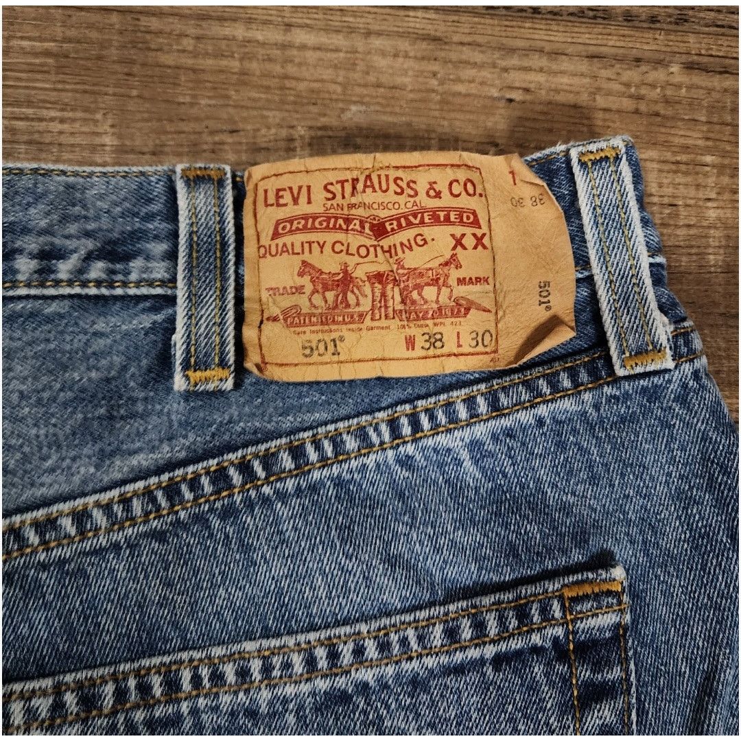 Levi's Levis 501 button fly jeans mens size 38x30 2300 Size US 38 / EU 54 - 6 Thumbnail