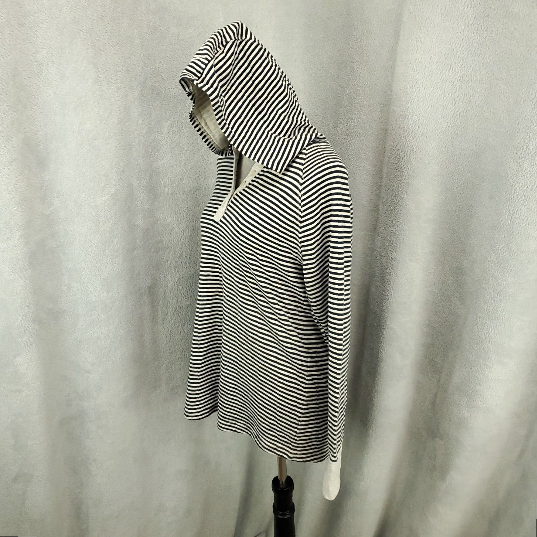 Duluth Trading Company Duluth Trading Hoodie Womens Large Black White Striped Hooded Sweatshirt Size L / US 10 / IT 46 - 7 Thumbnail