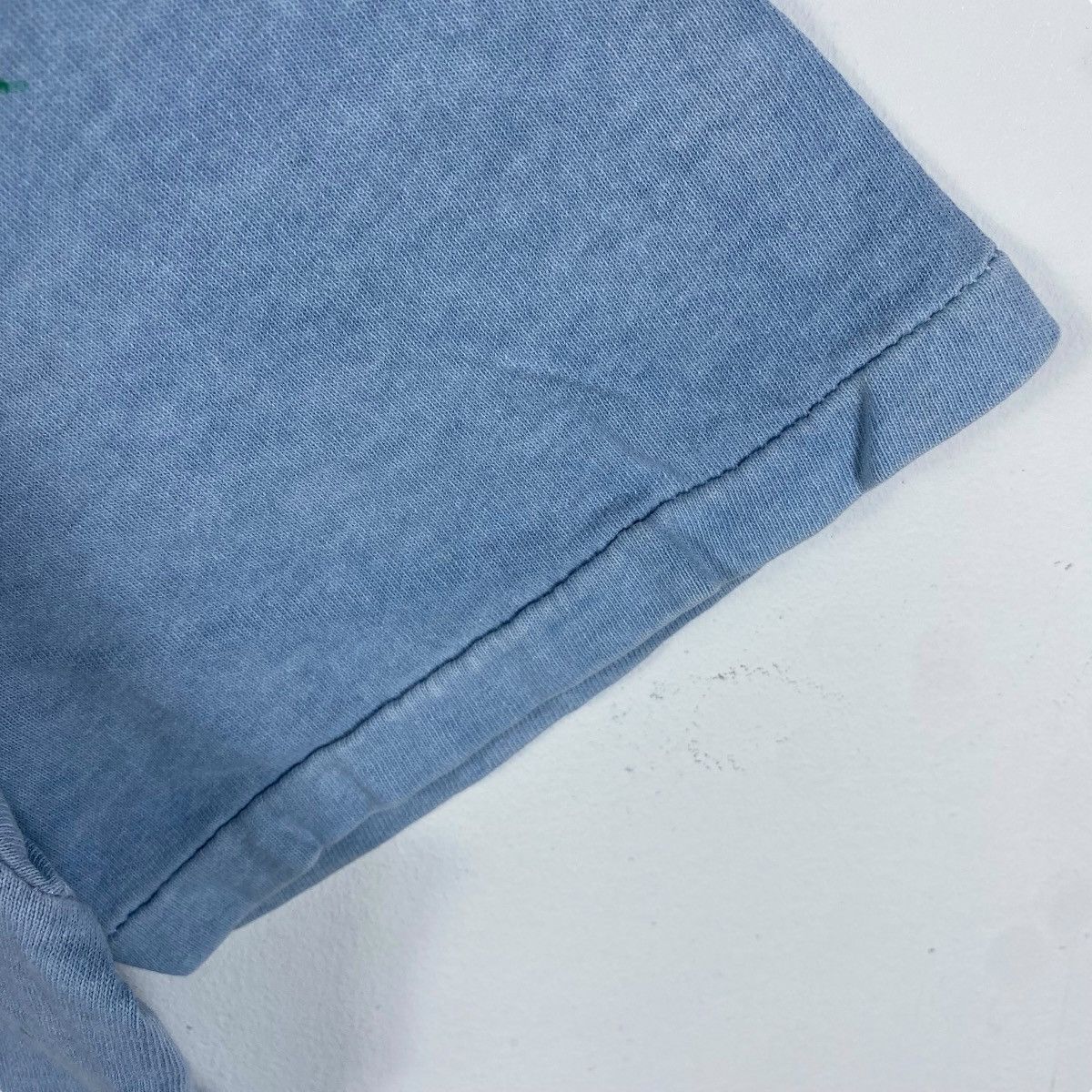 Vintage Vintage 90's HARVARD Logo Graphic Faded Tee Shirt Medium Size US M / EU 48-50 / 2 - 3 Thumbnail