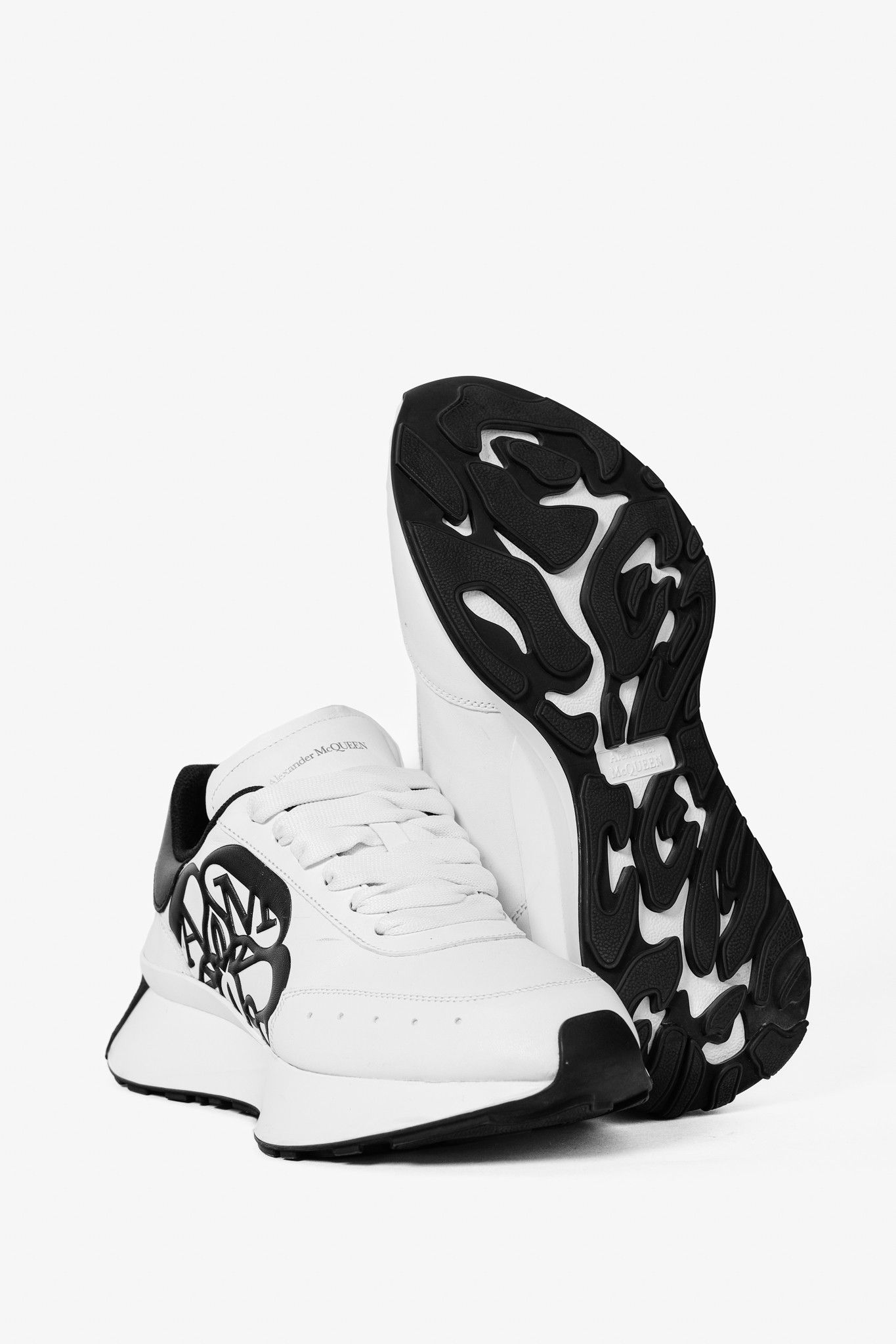 Alexander McQueen Alexander McQueen Sprint Runner White Black Leather Sneakers Size US 8.5 / IT 38.5 - 4 Thumbnail