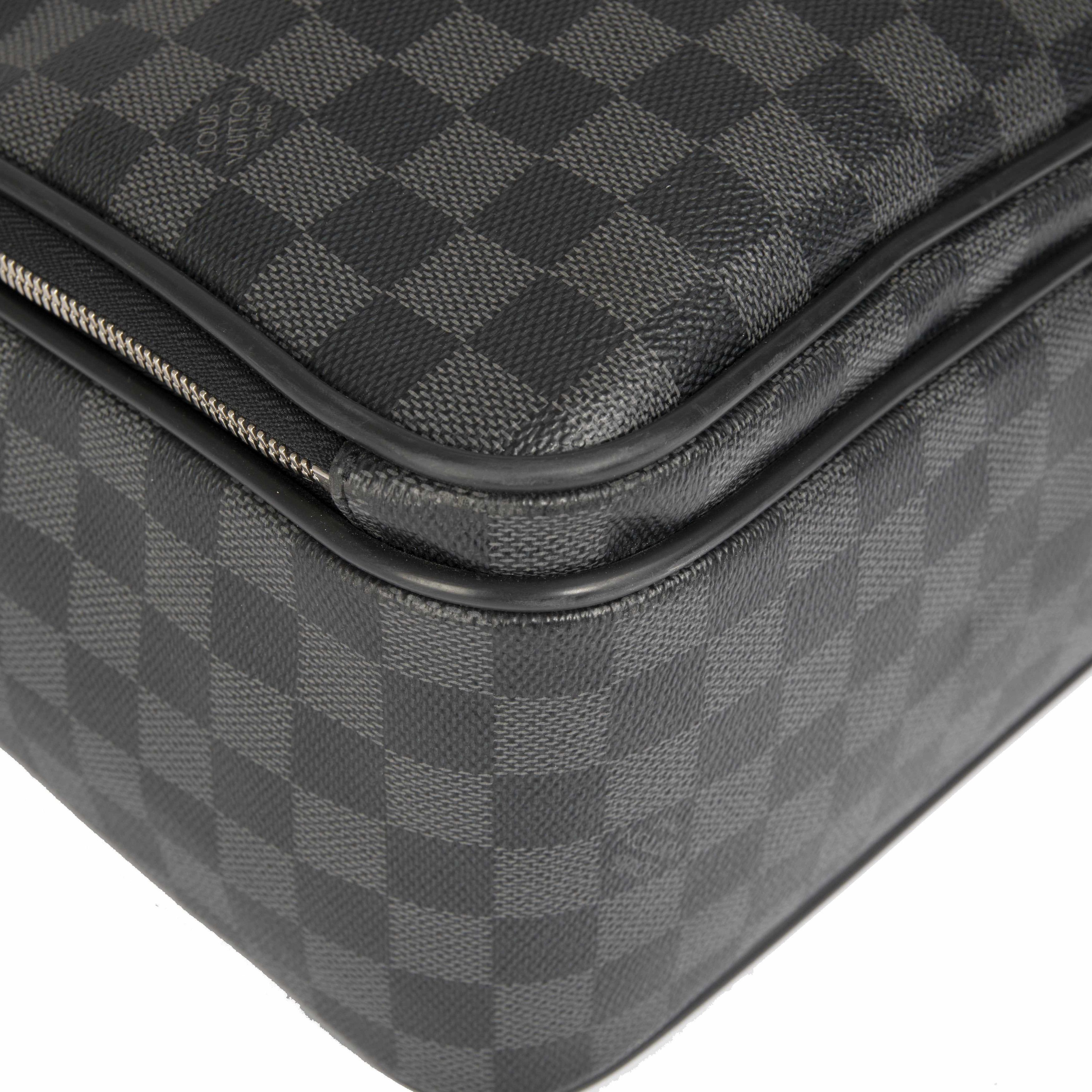 Louis Vuitton Louis Vuitton Black Damier Graphite Icare Laptop Bag Grey Size ONE SIZE - 5 Thumbnail