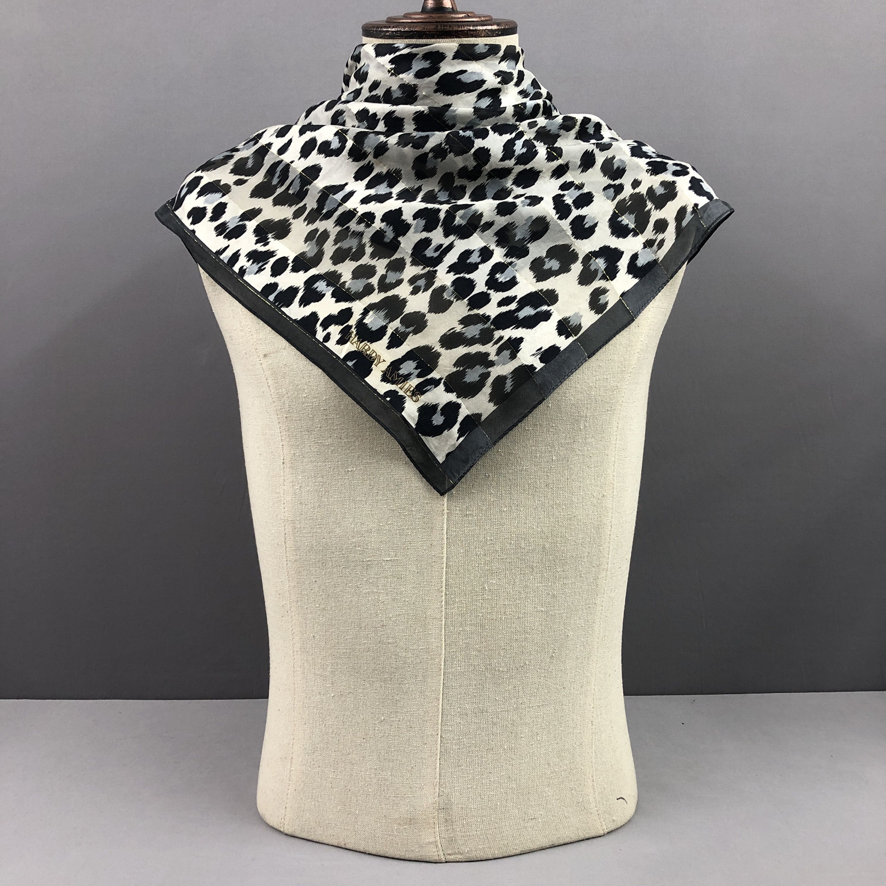 Hardy Amies × Vintage Vintage Hardy Amies SILK Scarf Twill Stole Wraps Scarves Size ONE SIZE - 4 Thumbnail