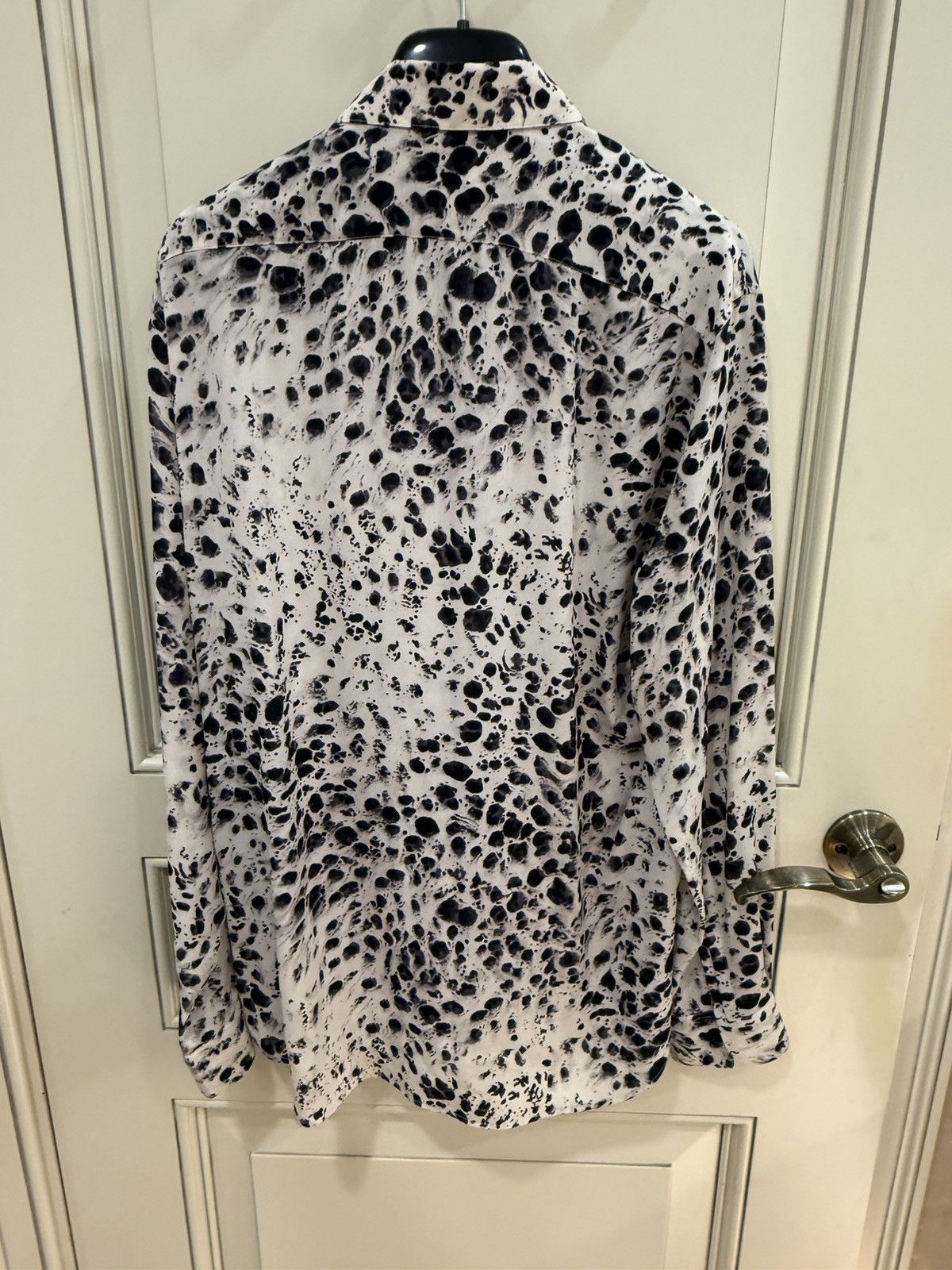 Saint Laurent Paris Snow leopard print silk shirt collar size38 Size US M / EU 48-50 / 2 - 13 Thumbnail