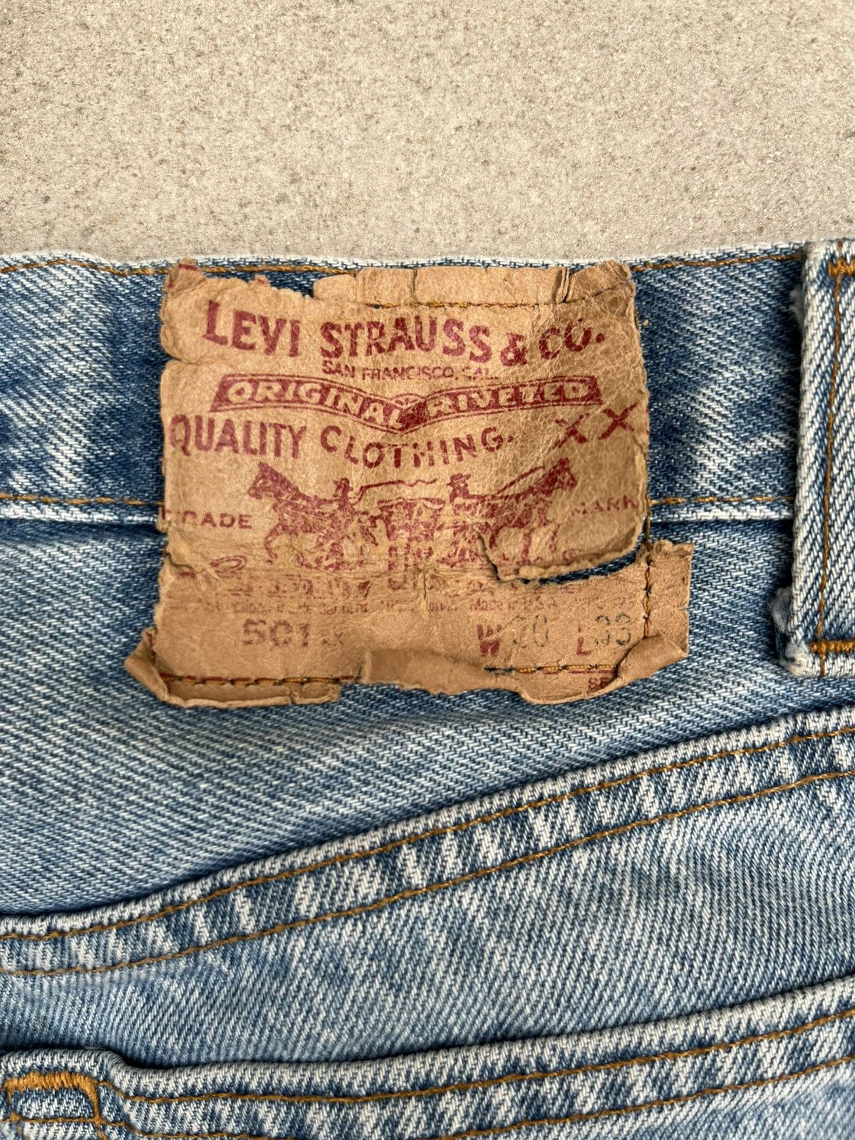 Levi's Vintage Clothing Vintage 90s Levis 501 USA Perfect Sun Faded Jeans Size US 30 / EU 46 - 22 Thumbnail