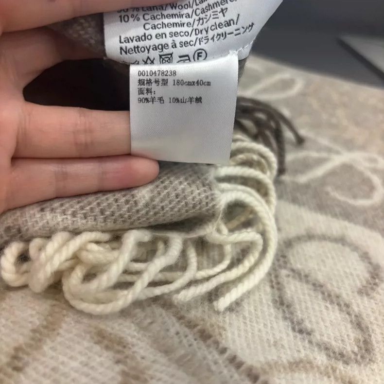 Loewe LOEWE Classic Anagran logo wool scarf in milk tea color ch Size ONE SIZE - 4 Thumbnail
