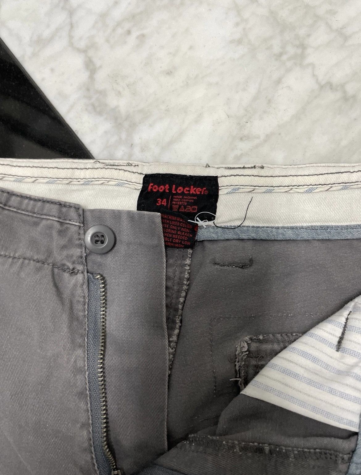Foot Locker 🔥 Cargo Shorts Size US 34 / EU 50 - 2 Thumbnail