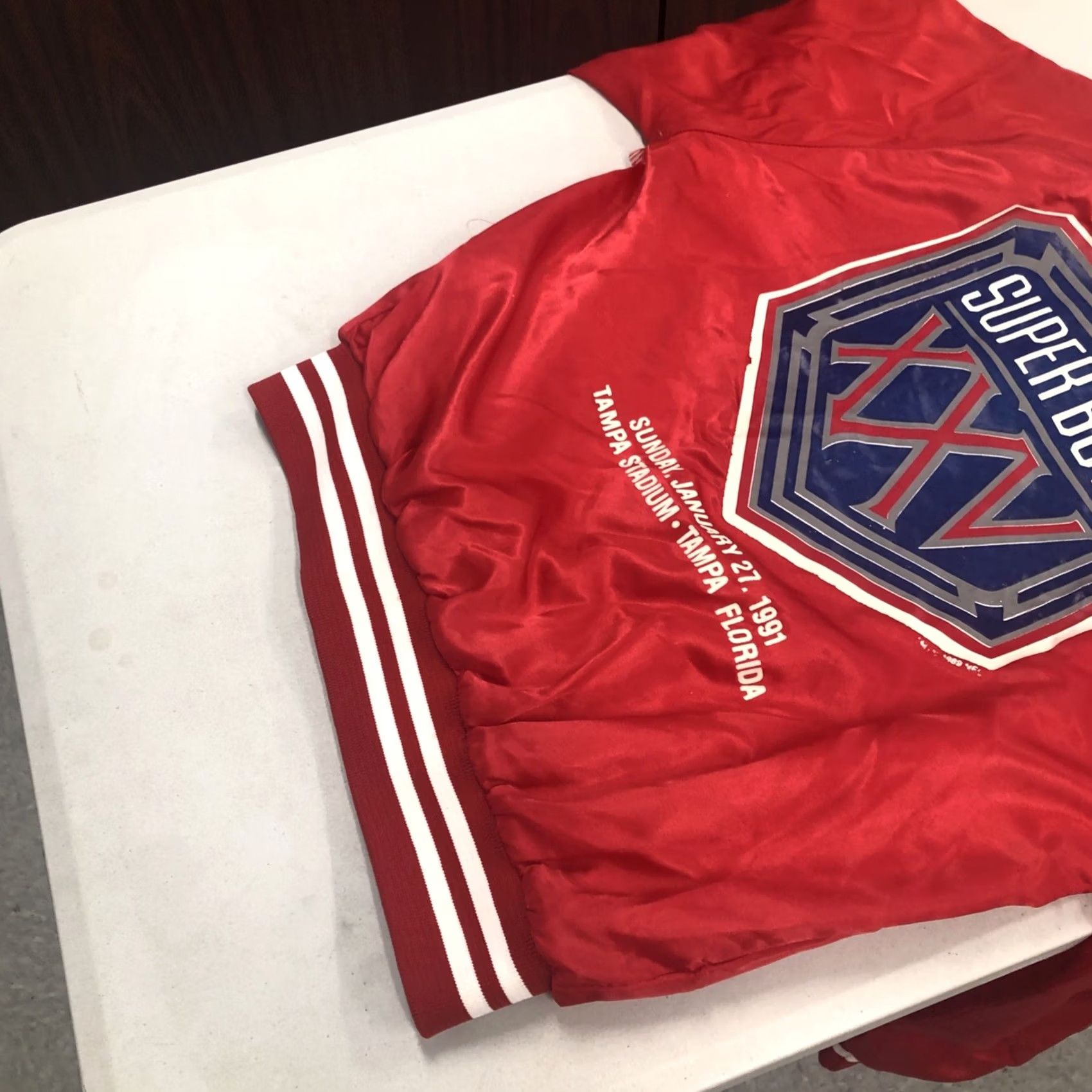 Chalk Line VINTAGE Chalk Line Super Bowl Bomber Jacket Small Red 80s Men's S Snaps Nylon Mid-Length Lined 1991 Chalk Line temporada? Size US S / EU 44-46 / 1 - 5 Thumbnail