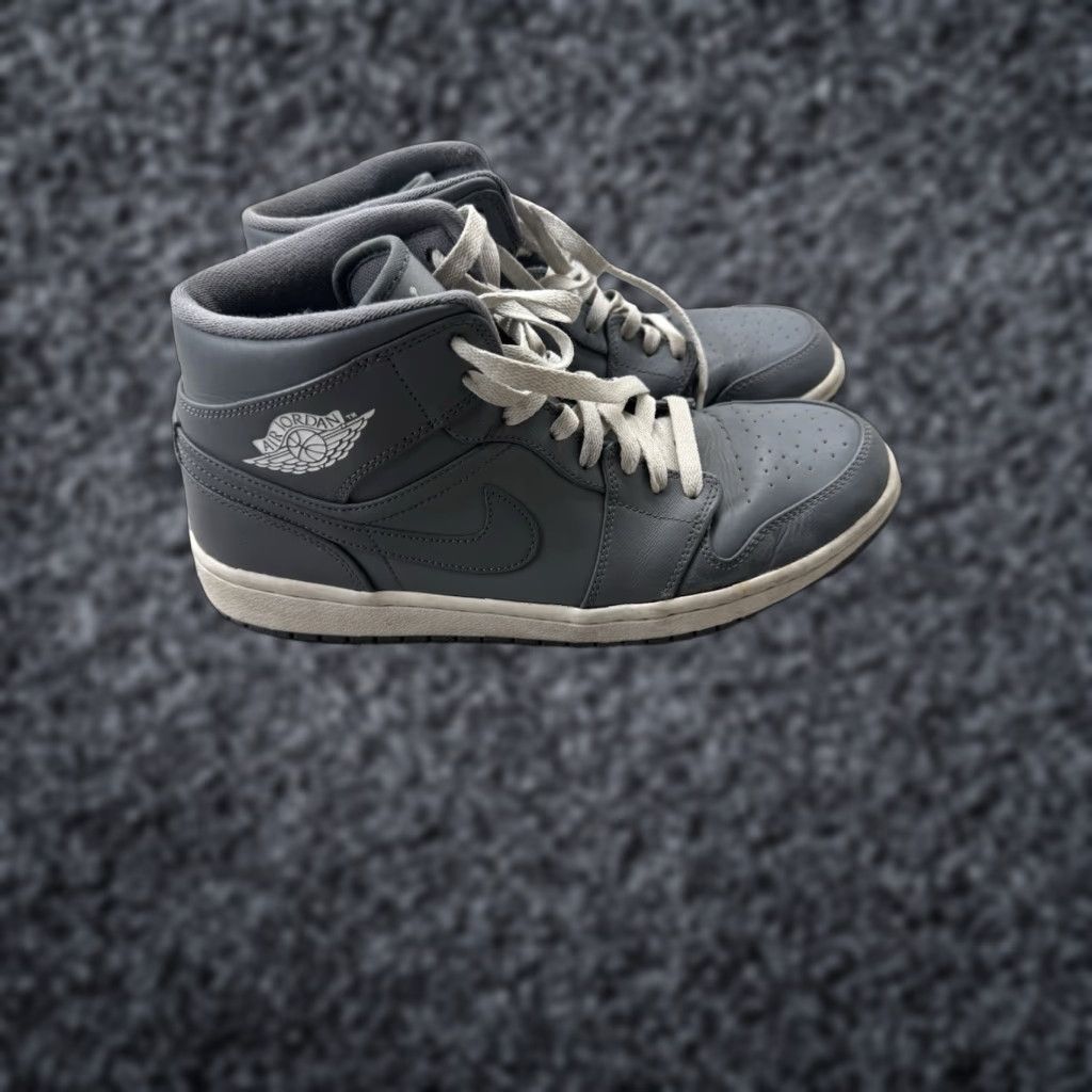 Jordan Brand 2013 Nike Air Jordan One Retro Mid Cool Gray Men's Size 11 554724–003 Sneakers Grey White Retro Leather Rubber Mid Top Size US 10 / EU 43 - 1 Thumbnail