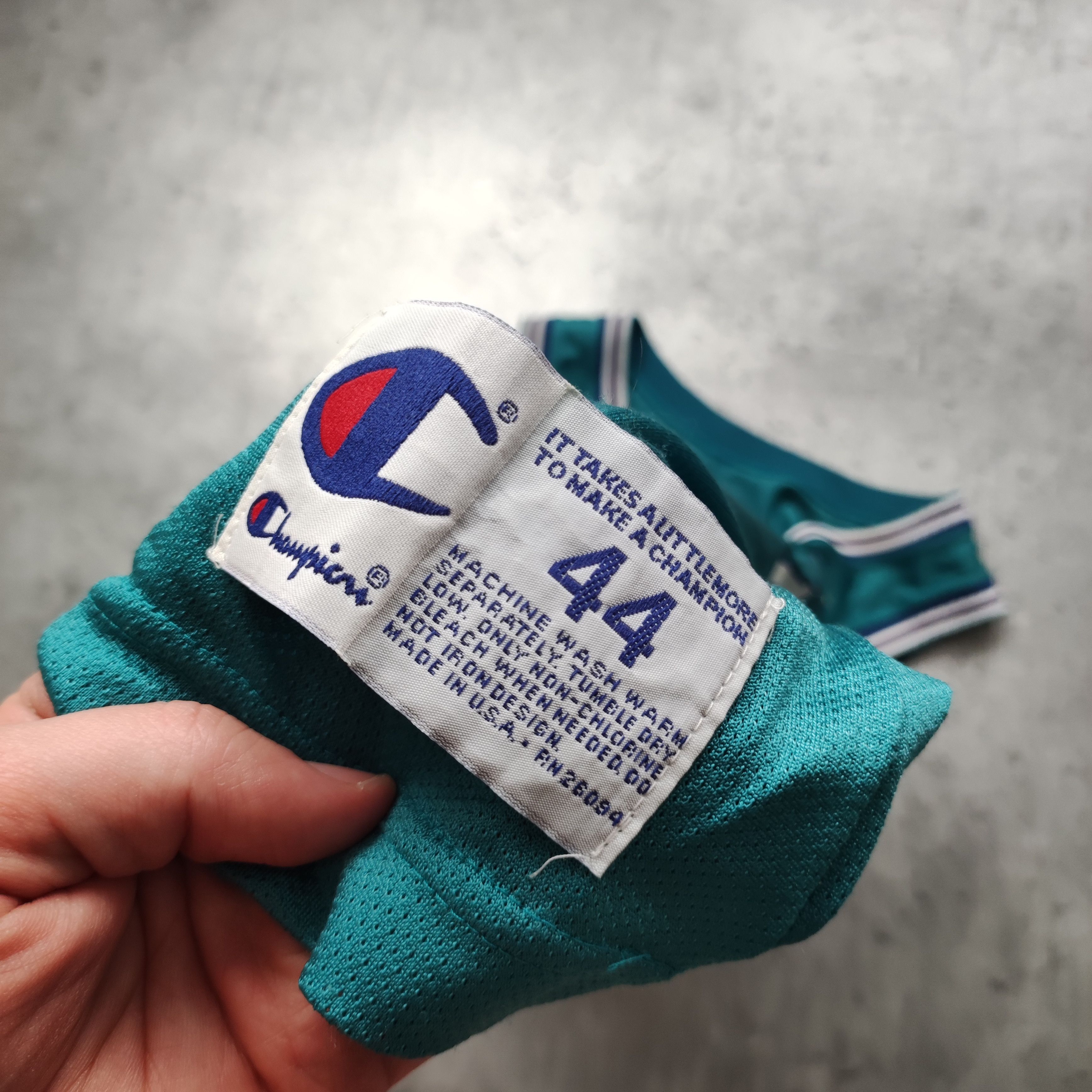 Champion × NBA × Vintage RARE Vintage 90s Authentic Charlotte Champion NBA Jersey Size US M / EU 48-50 / 2 - 6 Thumbnail