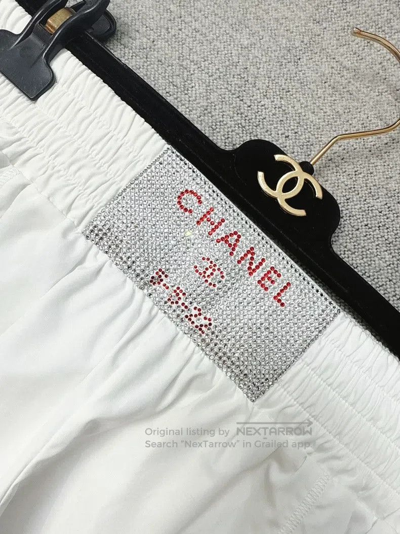 Other Chanel 23c white shorts full diamond logo waist seal diamo Size 24" / US 00 / IT 34 - 2 Thumbnail